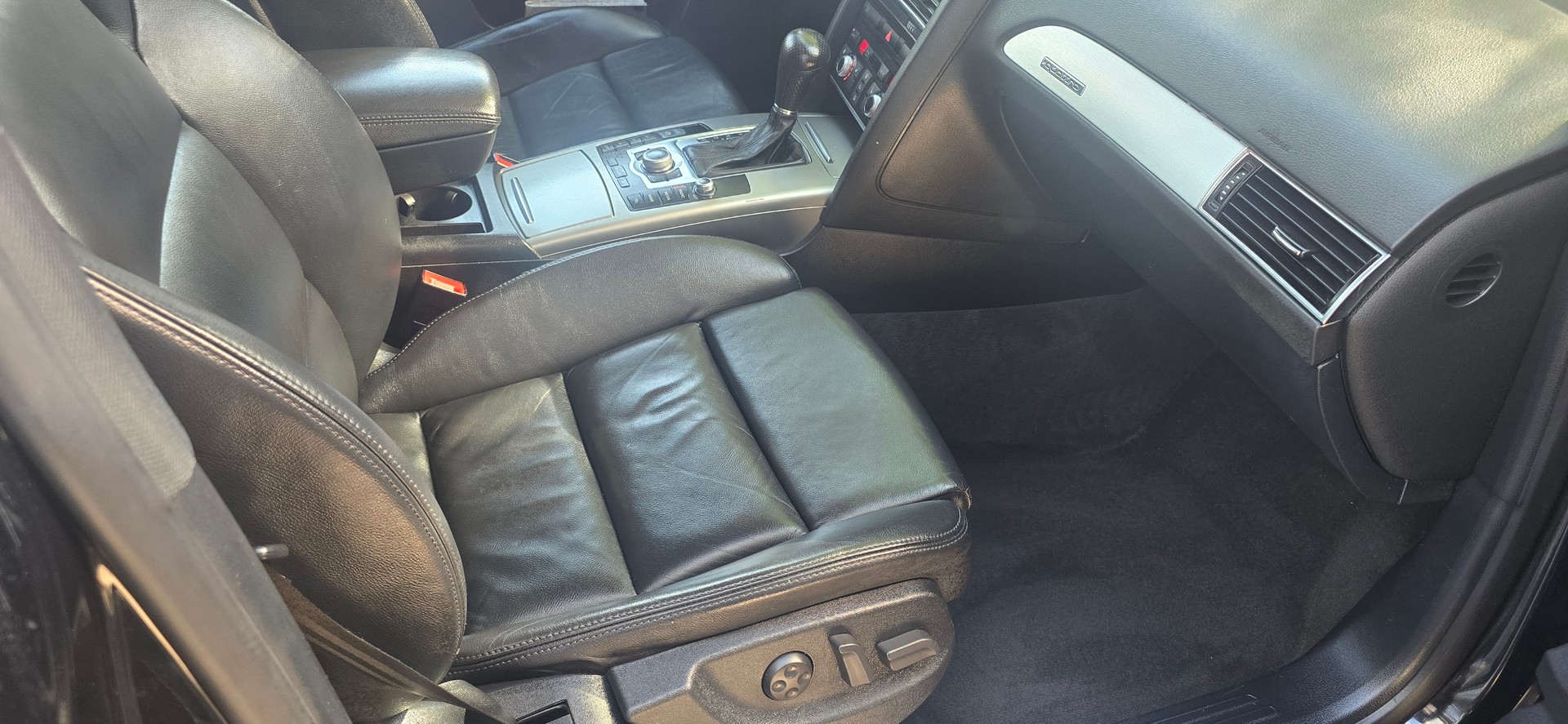 AUDI A6 Avant 3.0 V6 TDI quattro-image-12