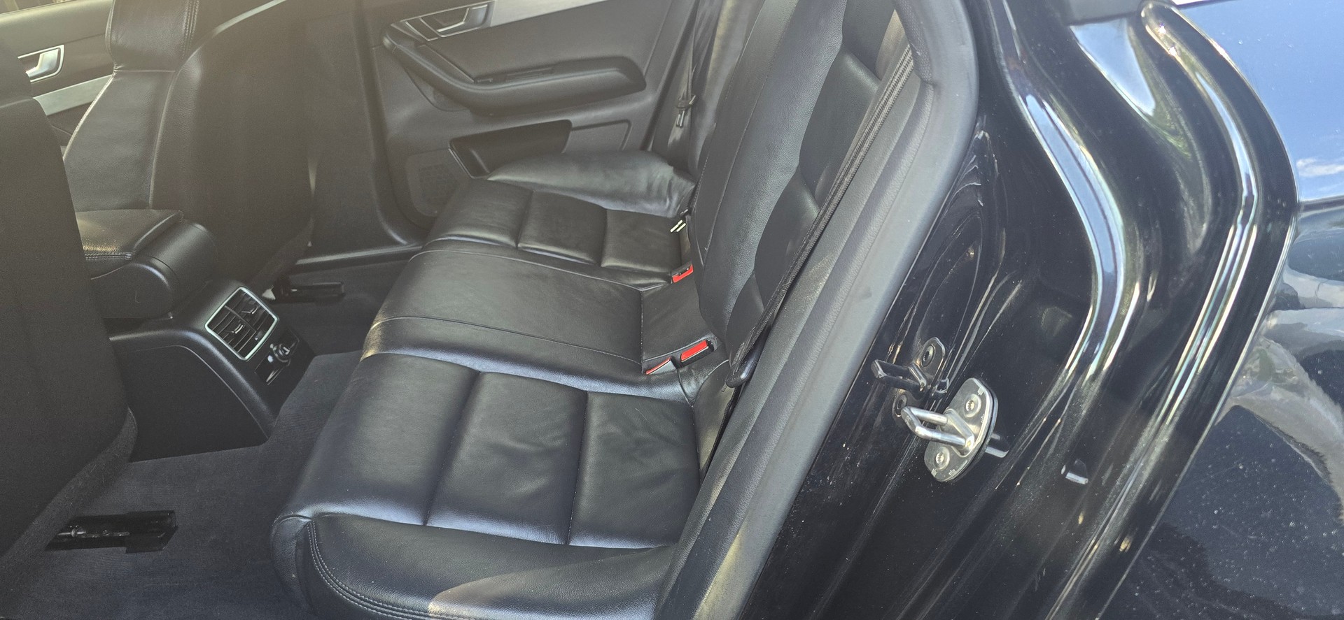 AUDI A6 Avant 3.0 V6 TDI quattro-image-10