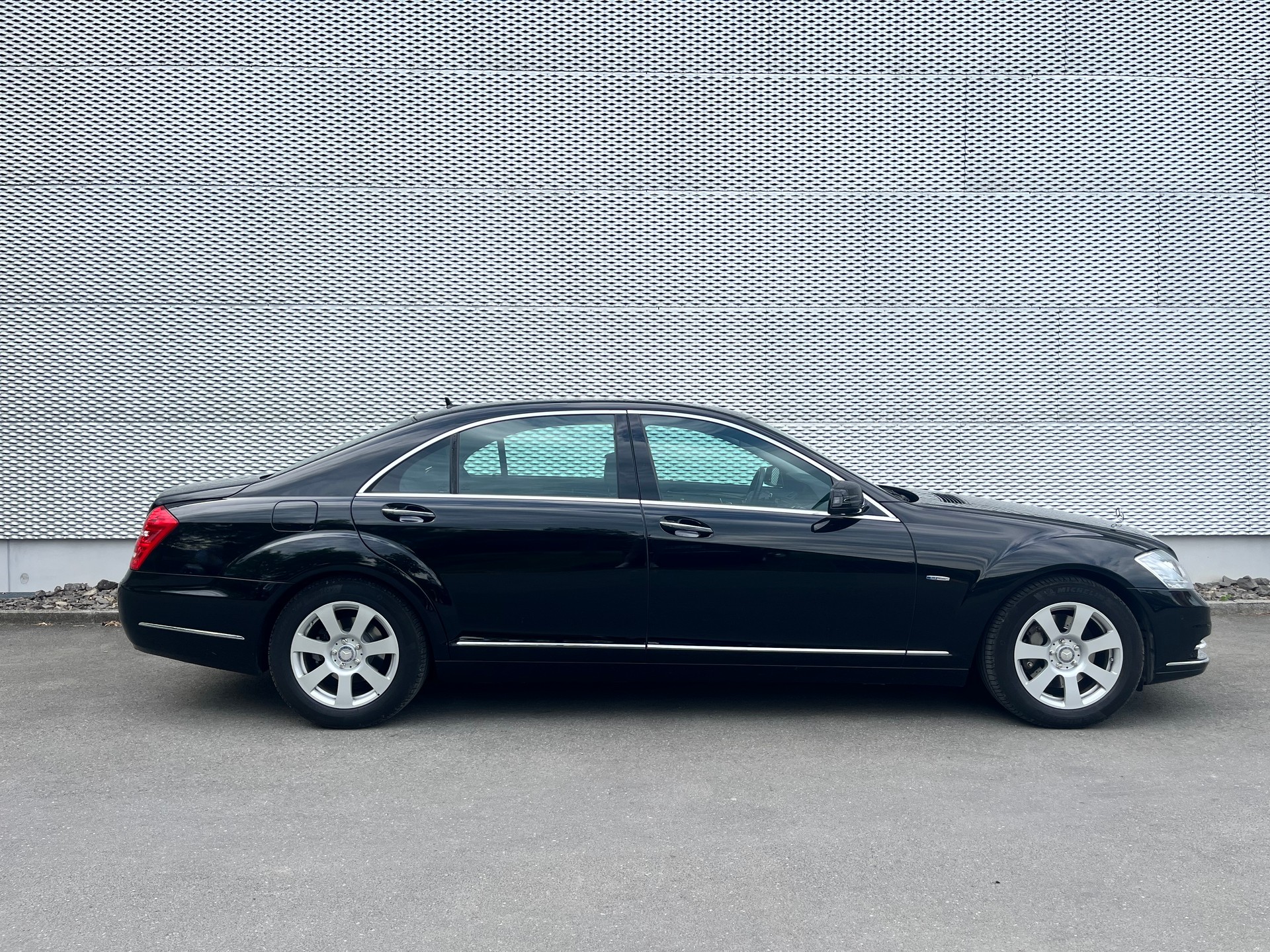 MERCEDES-BENZ S 400 V6 Hybrid lang-image-2