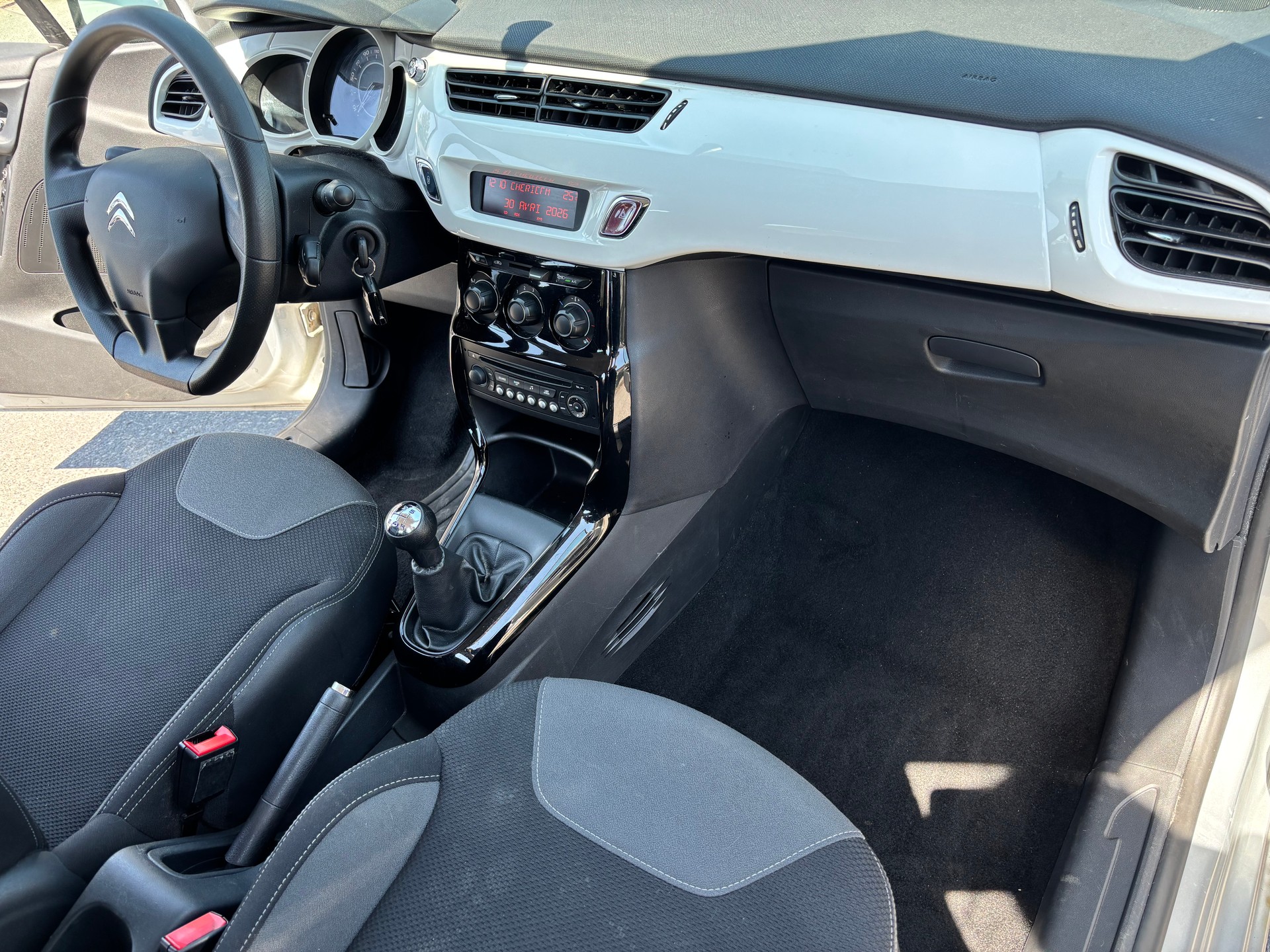 CITROEN C3 1.4i Tonic-image-12