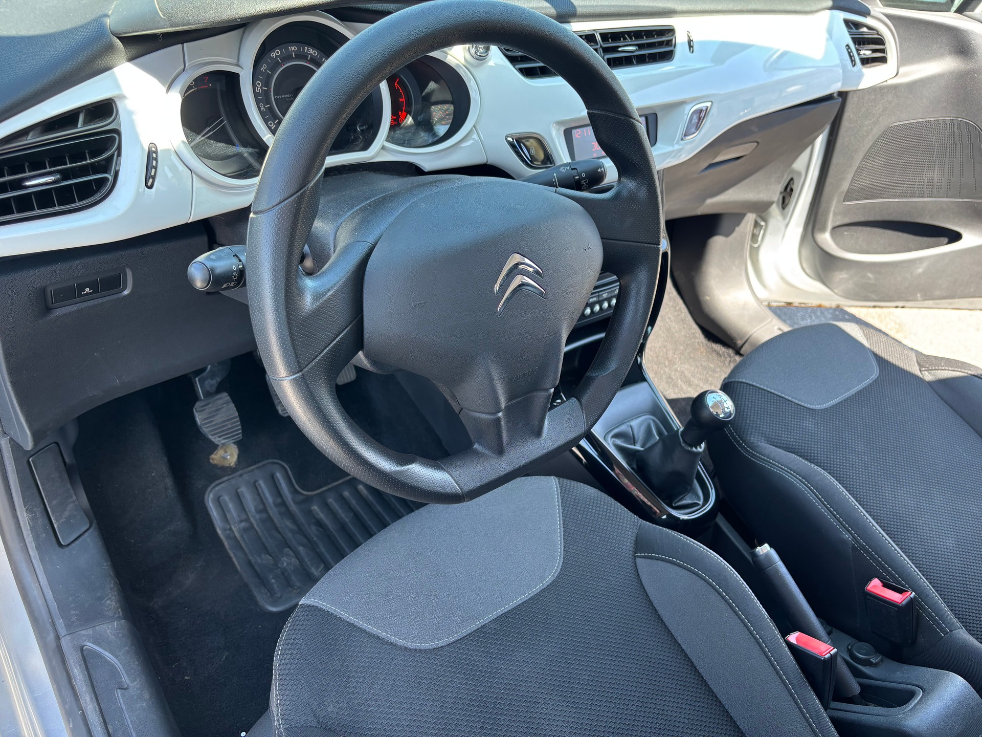 CITROEN C3 1.4i Tonic-image-10
