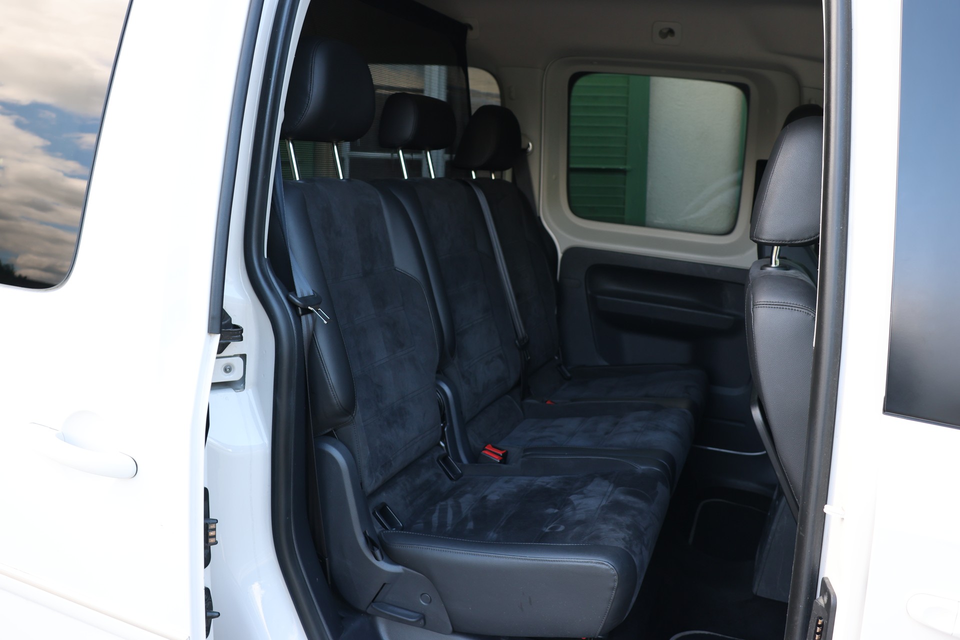 VW Caddy Maxi 2.0 TDI Highline 4Motion DSG-image-13