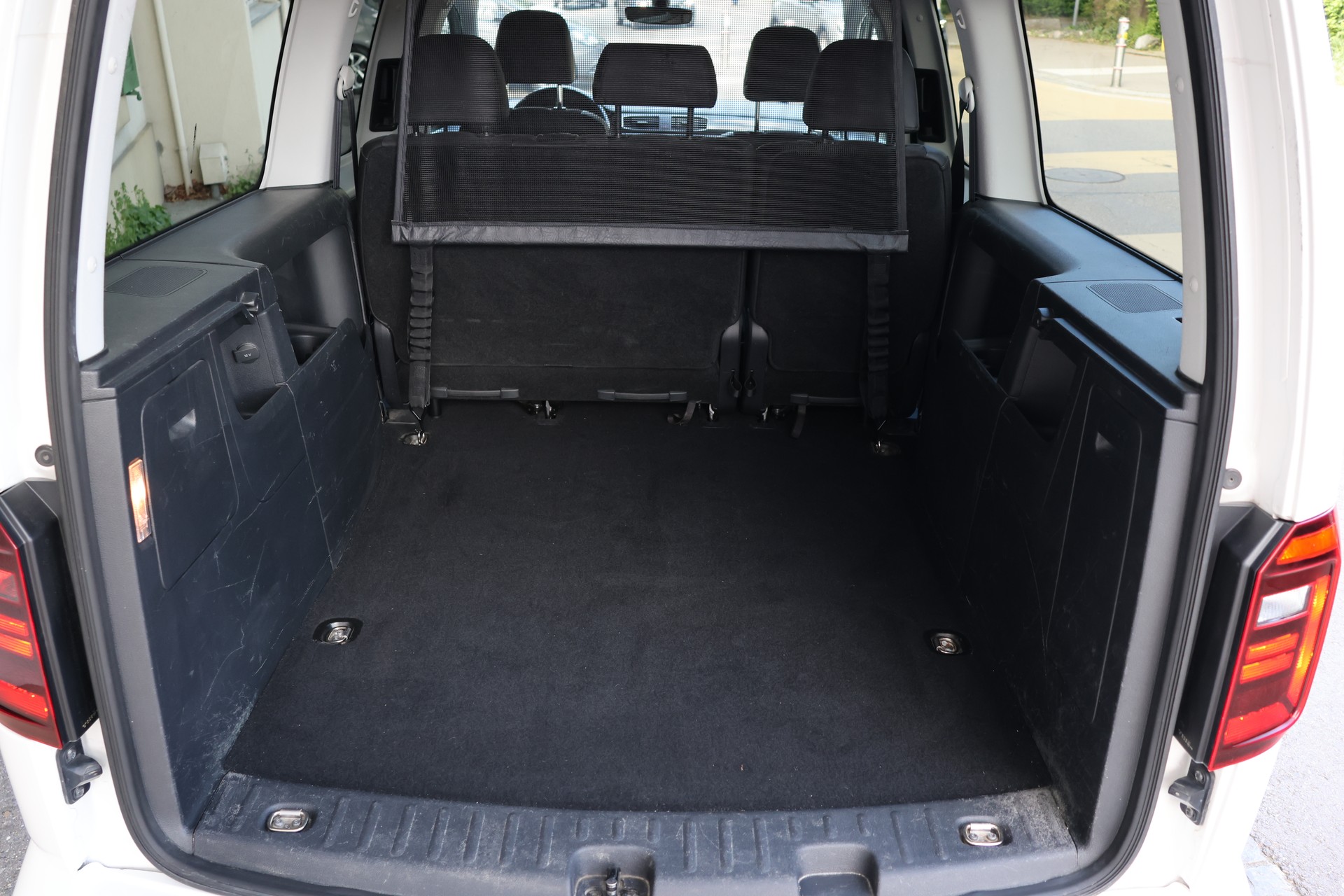 VW Caddy Maxi 2.0 TDI Highline 4Motion DSG-image-7
