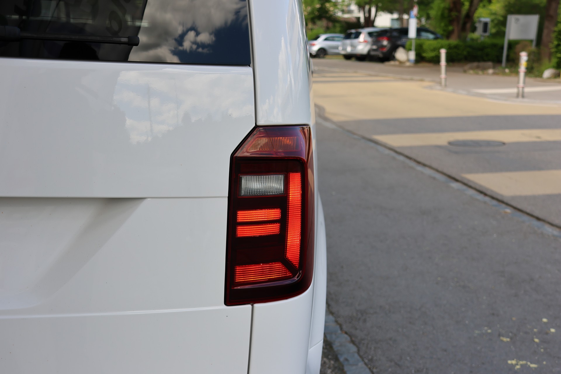 VW Caddy Maxi 2.0 TDI Highline 4Motion DSG-image-8
