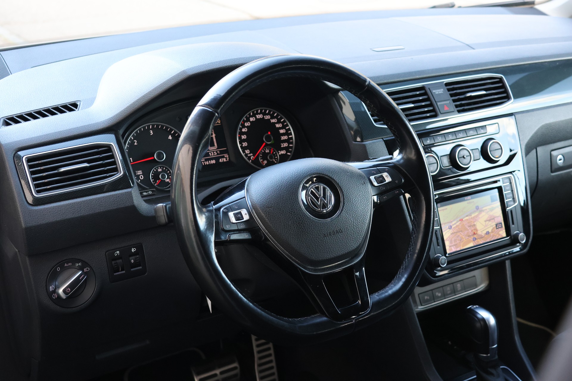 VW Caddy Maxi 2.0 TDI Highline 4Motion DSG-image-16
