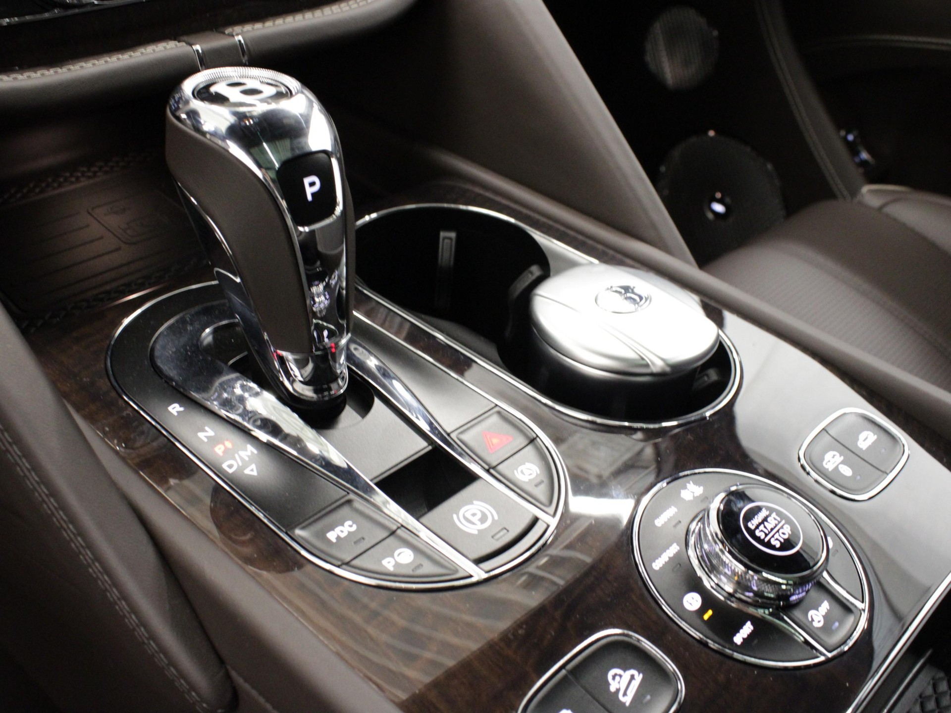 BENTLEY Bentayga 4.0 V8 Azure-image-12