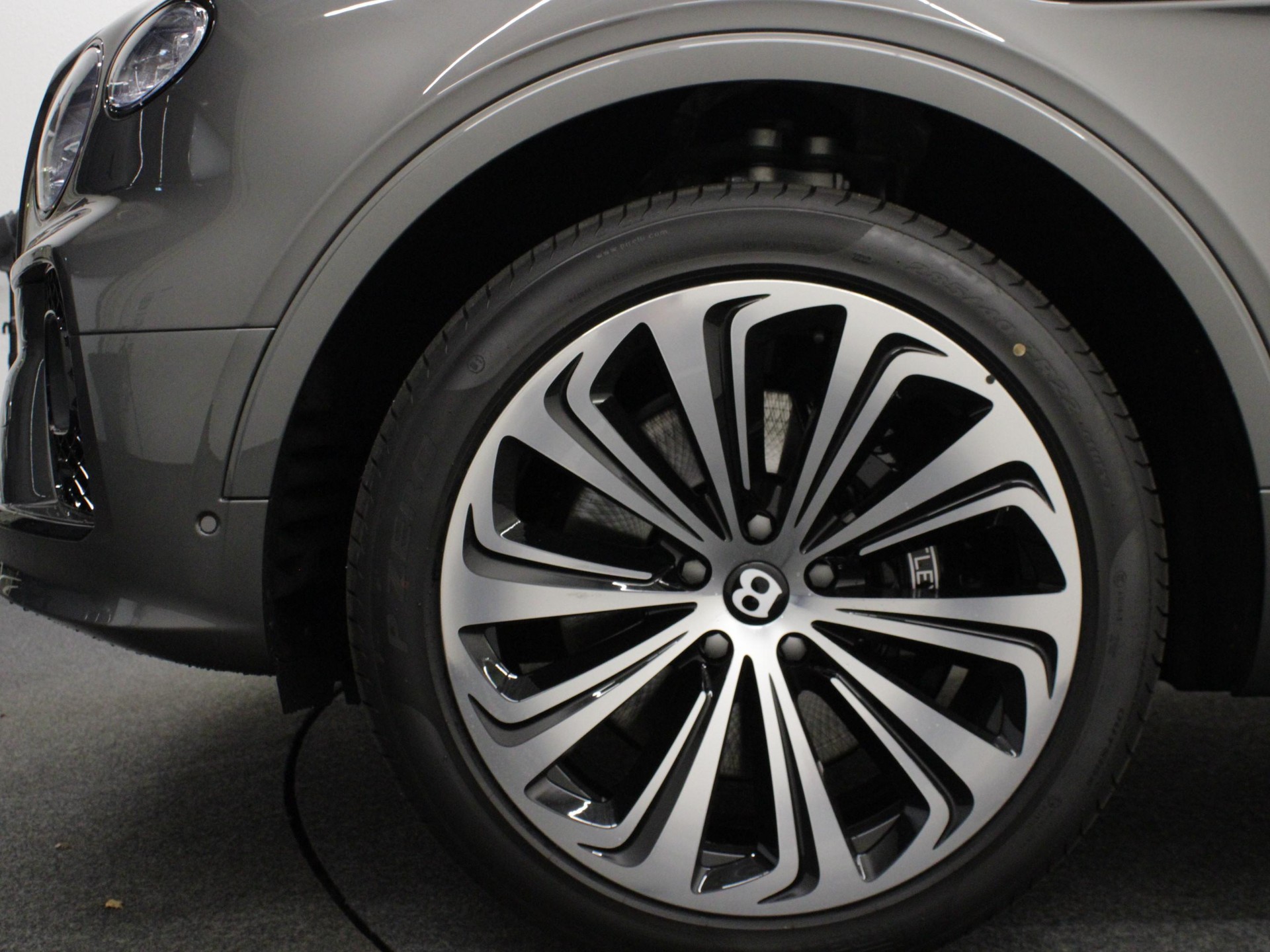 BENTLEY Bentayga 4.0 V8 Azure-image-10