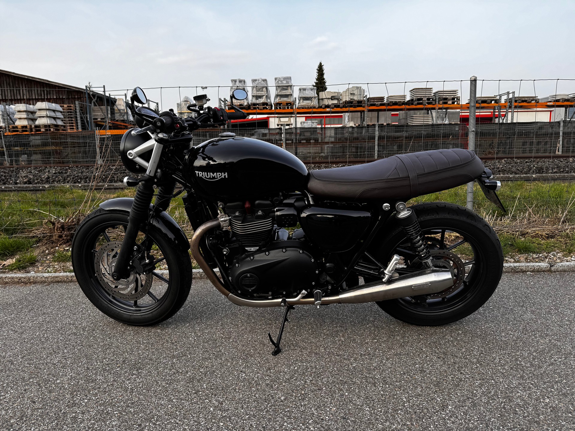 TRIUMPH Street Twin 900 i-image-1