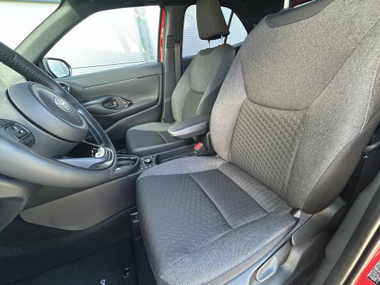 TOYOTA Yaris Cross 1.5 Trend AWD-image-6