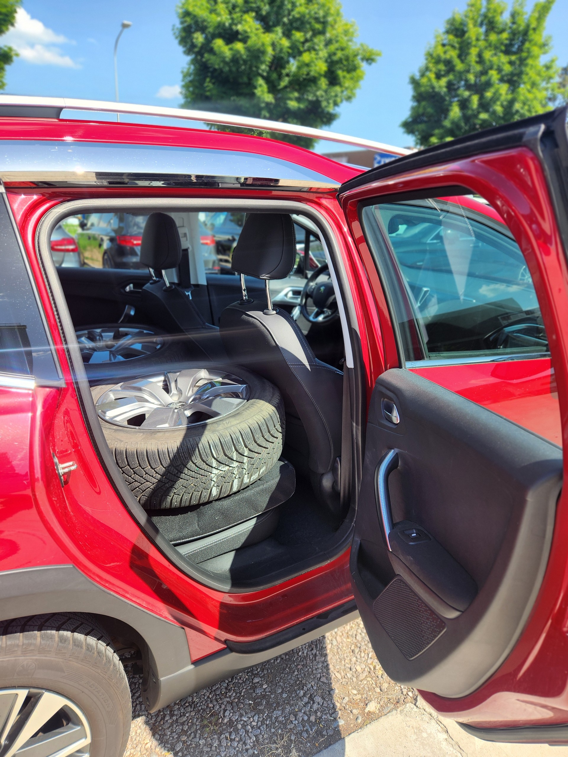 PEUGEOT 2008 1.2 PureTech GT Line EAT6-image-10