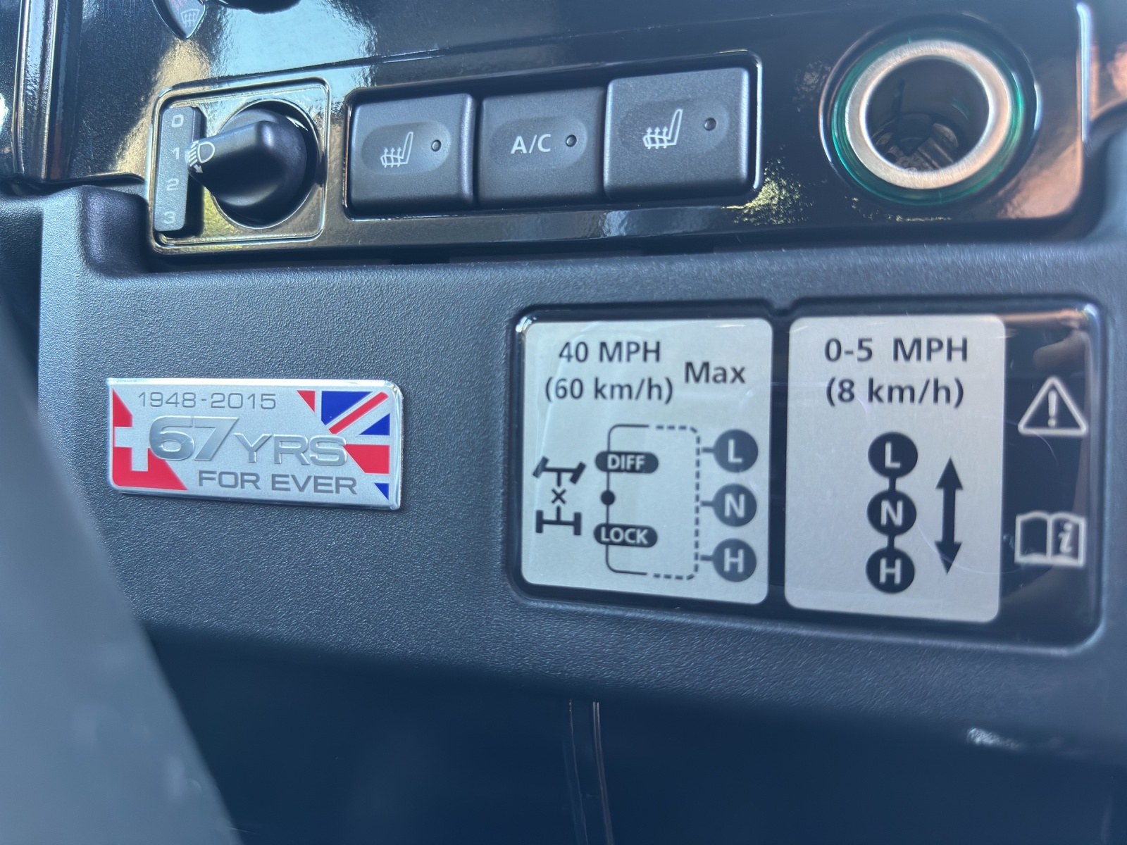 LAND ROVER LAND ROVER Defender 110 TD4 67YRS Black Pack Alloy Whee-image-8