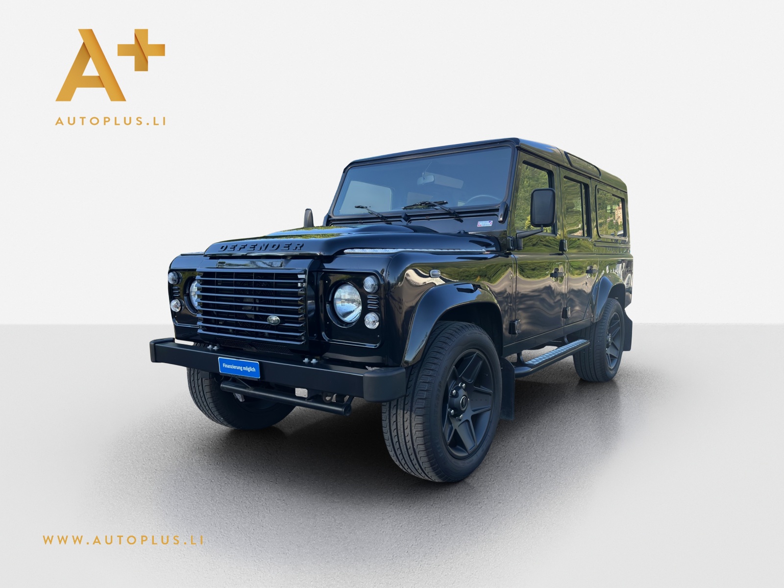 LAND ROVER LAND ROVER Defender 110 TD4 67YRS Black Pack Alloy Whee