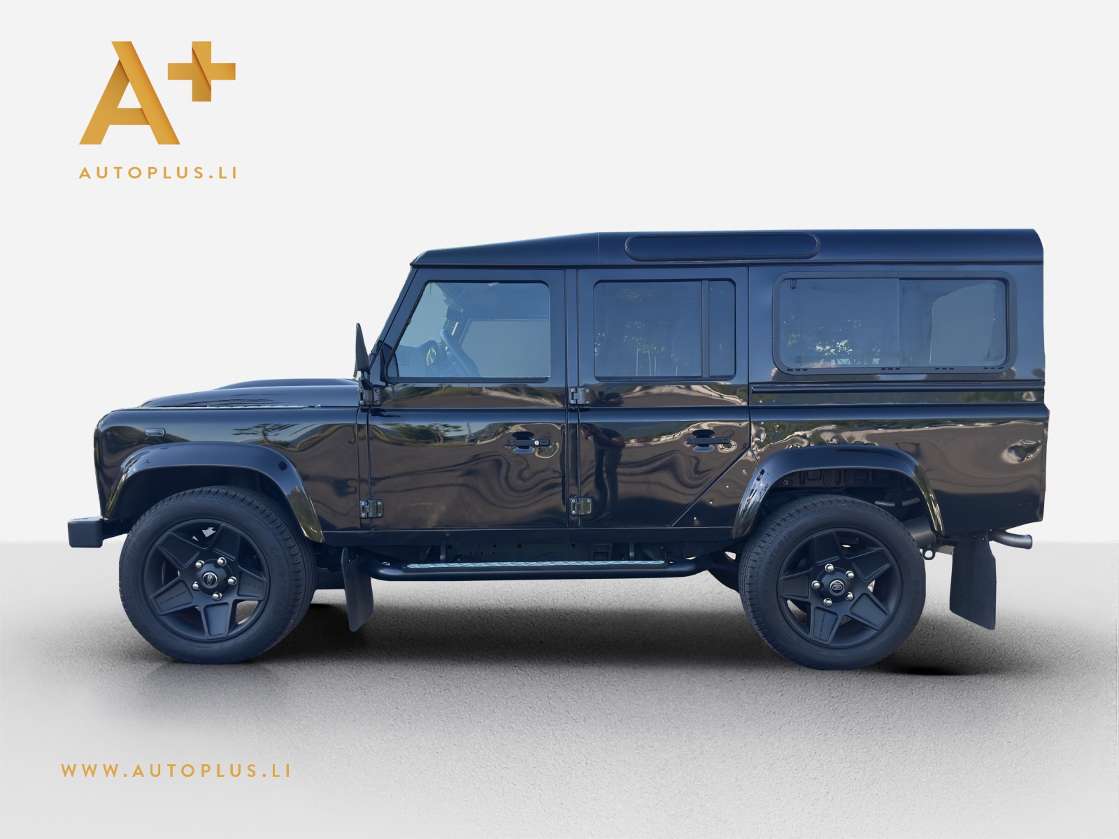 LAND ROVER LAND ROVER Defender 110 TD4 67YRS Black Pack Alloy Whee-image-5