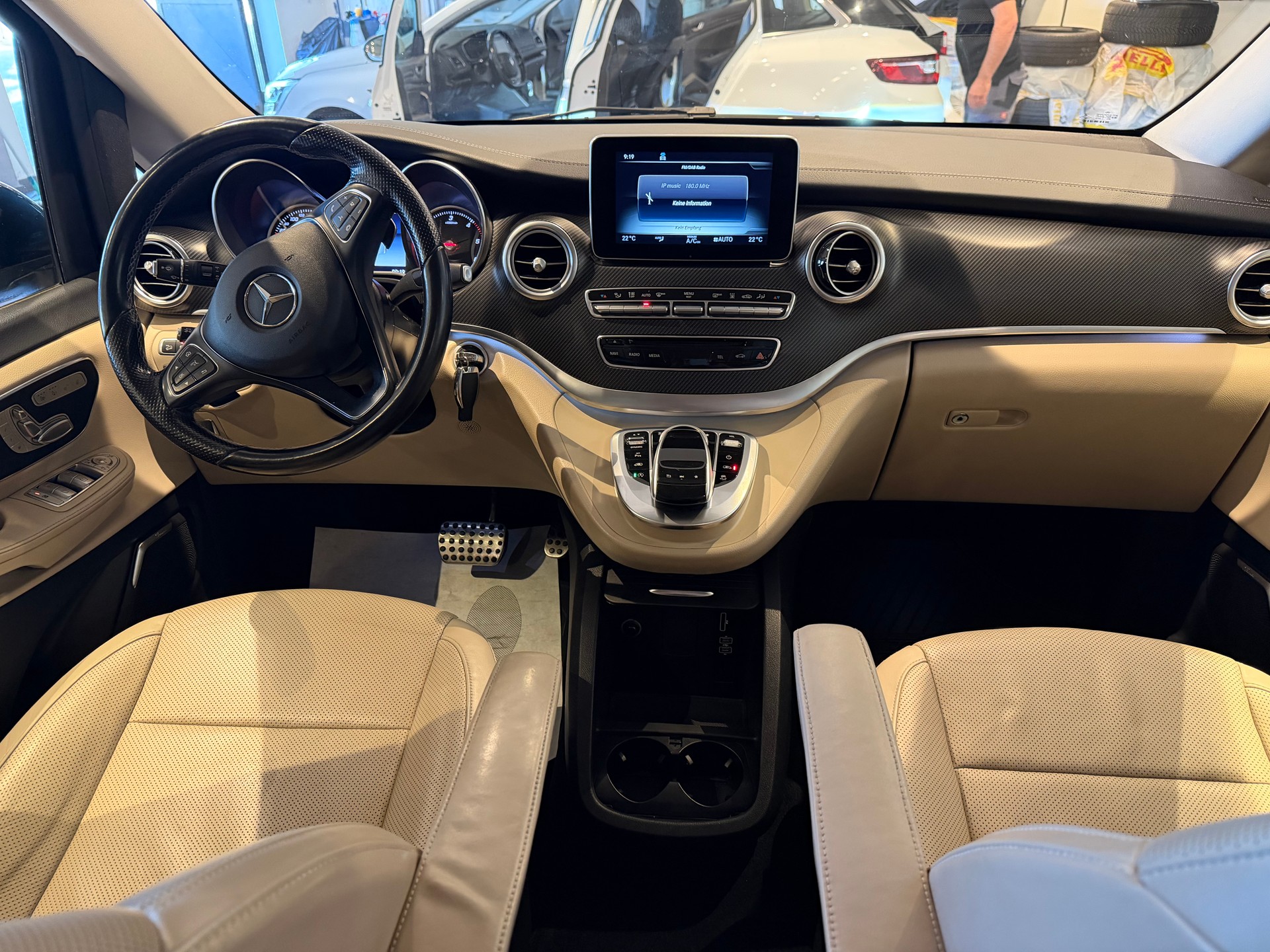 MERCEDES-BENZ V 250 d BlueTec Ava.extr.l. 4m Van-image-13