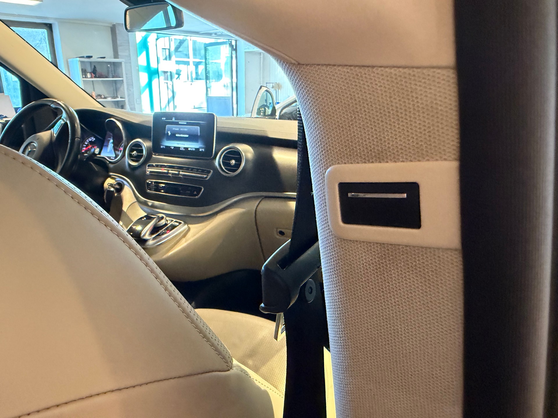MERCEDES-BENZ V 250 d BlueTec Ava.extr.l. 4m Van-image-12