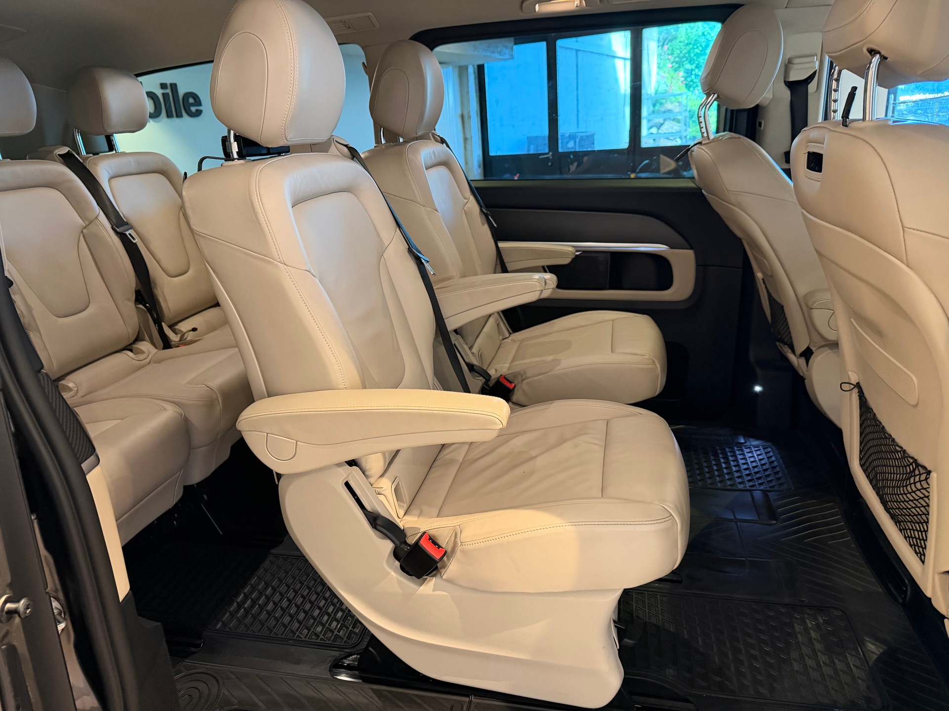 MERCEDES-BENZ V 250 d BlueTec Ava.extr.l. 4m Van-image-11