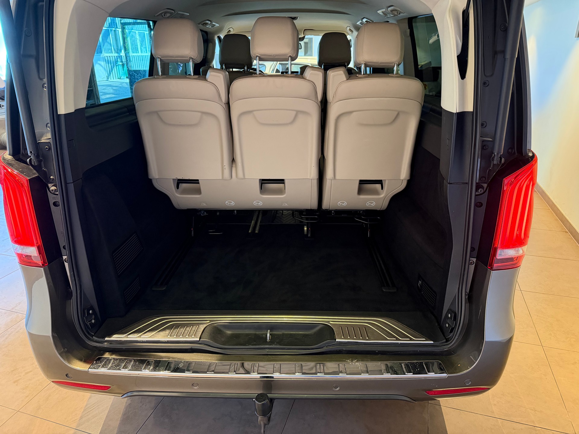 MERCEDES-BENZ V 250 d BlueTec Ava.extr.l. 4m Van-image-7