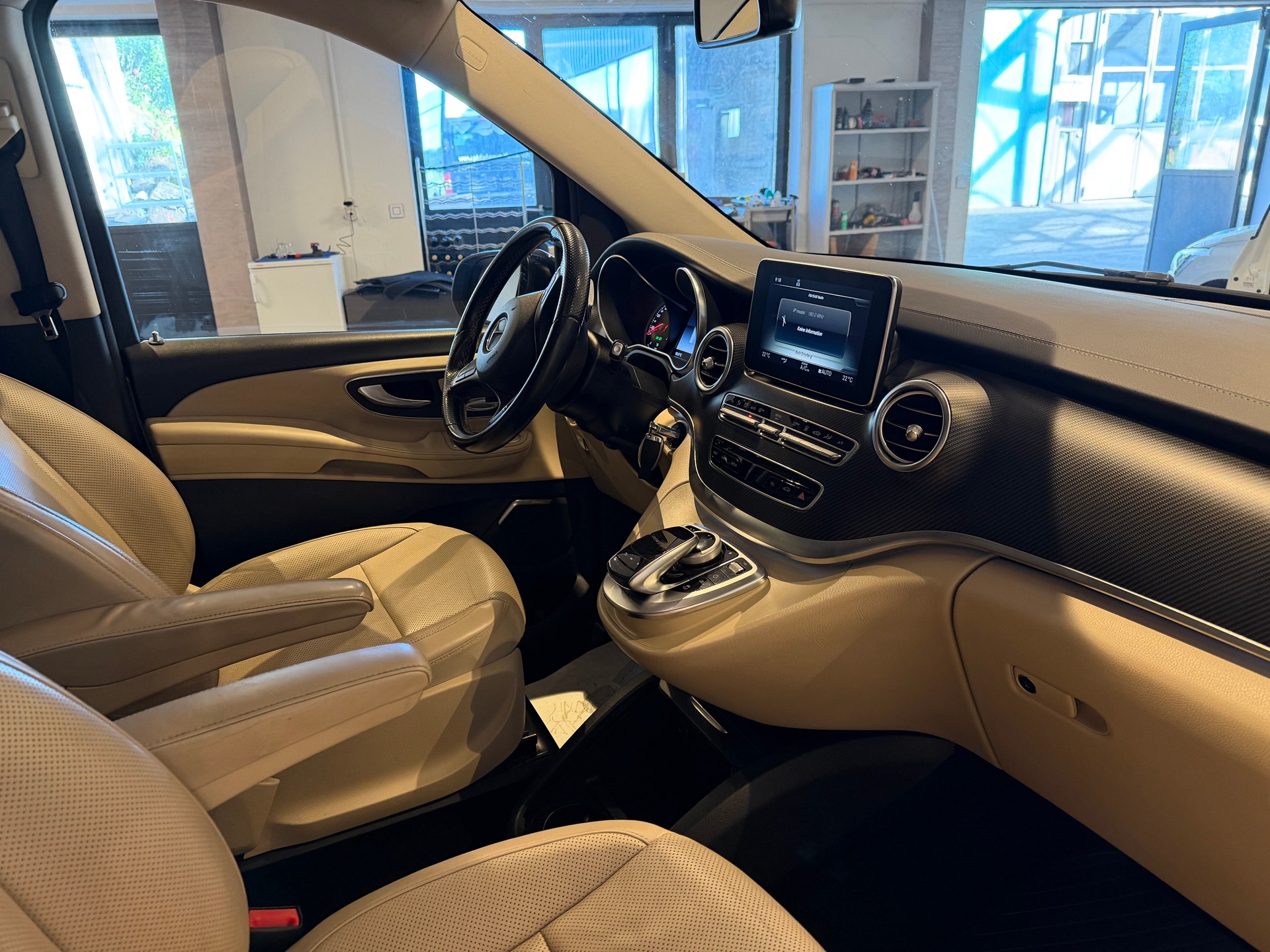 MERCEDES-BENZ V 250 d BlueTec Ava.extr.l. 4m Van-image-9