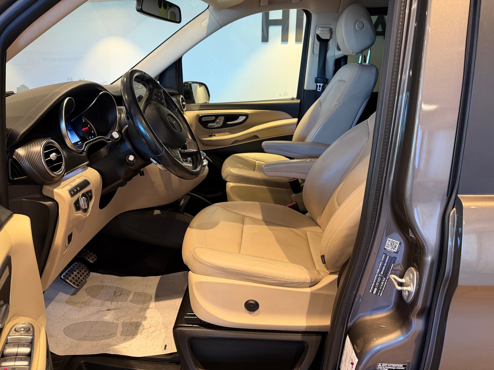 MERCEDES-BENZ V 250 d BlueTec Ava.extr.l. 4m Van-image-14