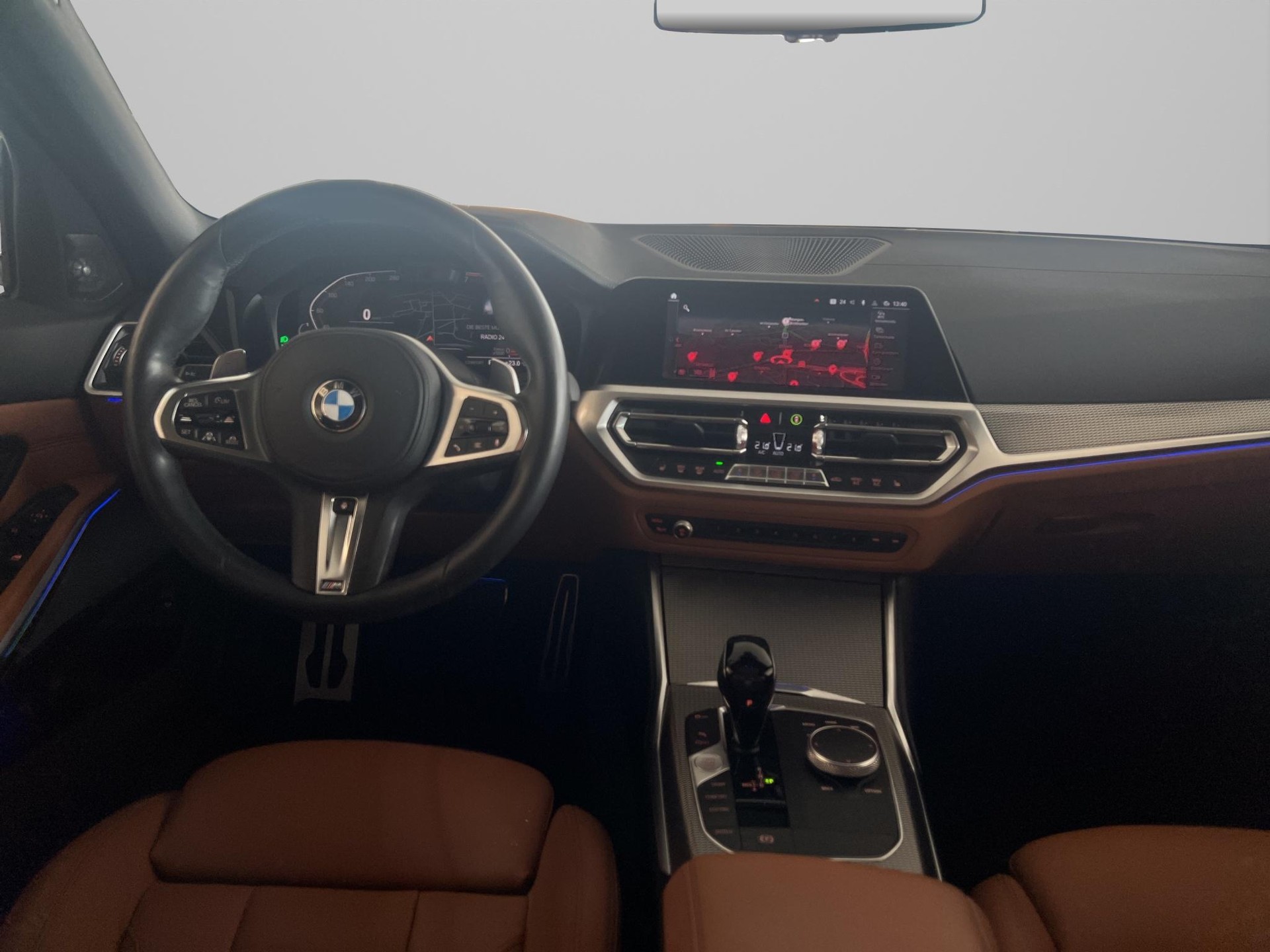 BMW 330i xDrive Touring MSport-image-12