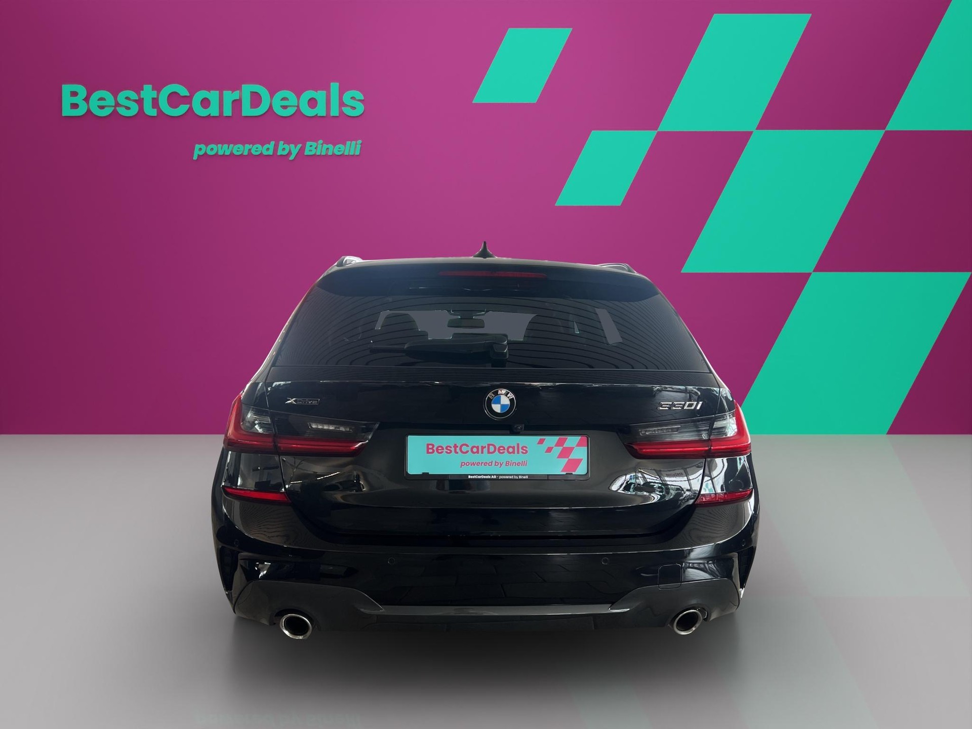 BMW 330i xDrive Touring MSport-showroom-element-3