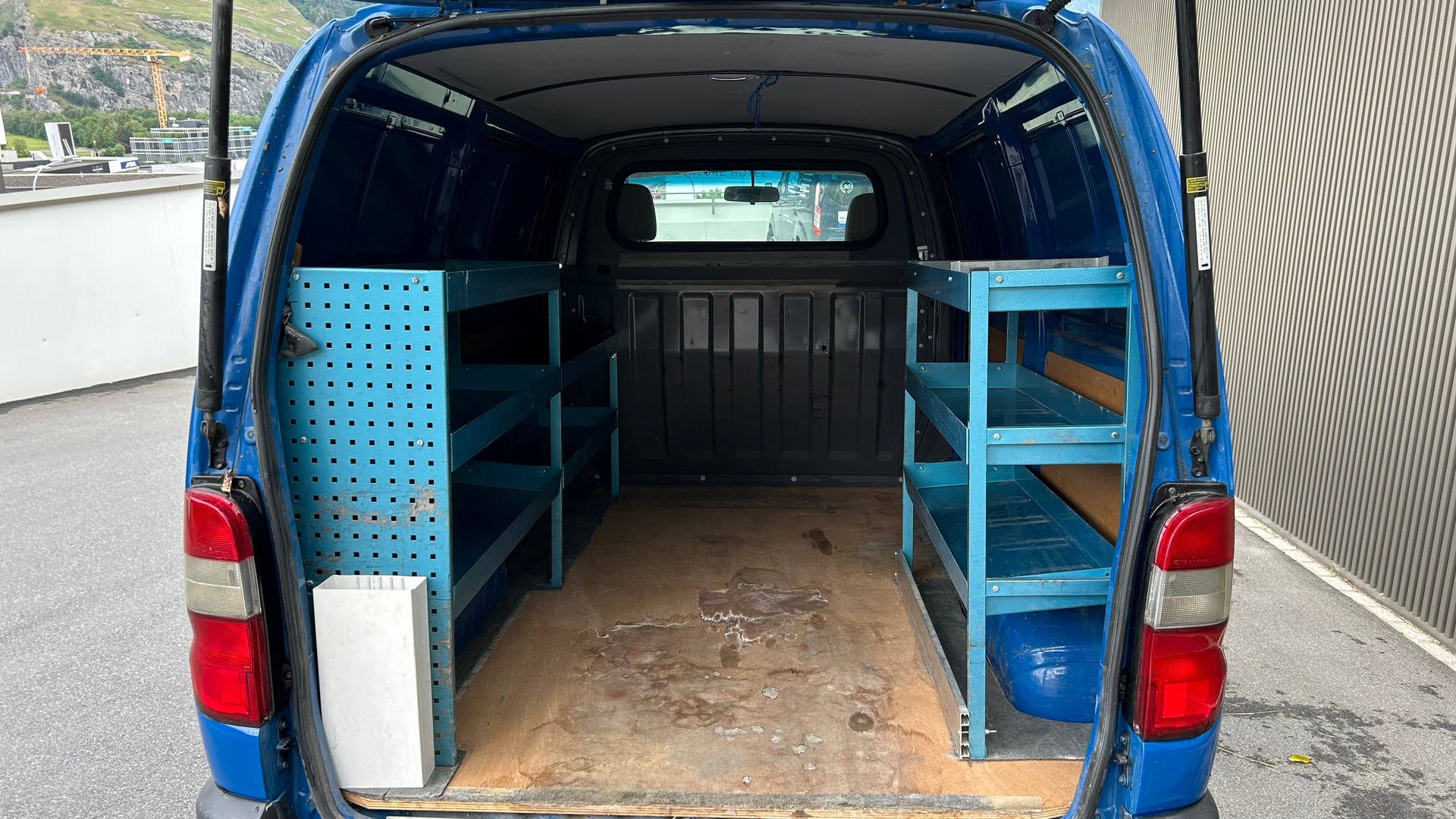 TOYOTA Hiace D-4D Van 4WD SWB-image-7