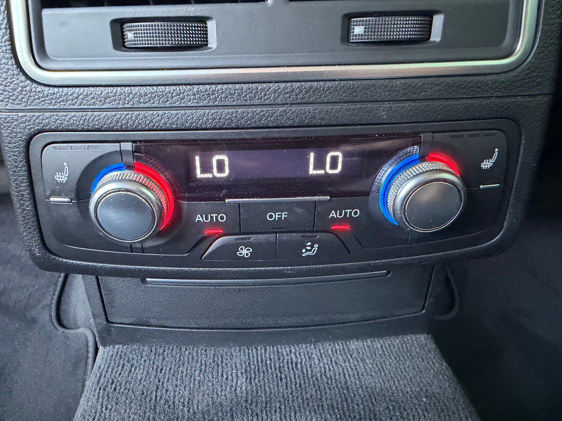 AUDI A6 Avant 3.0 TDI V6 quattro S-tronic-image-16