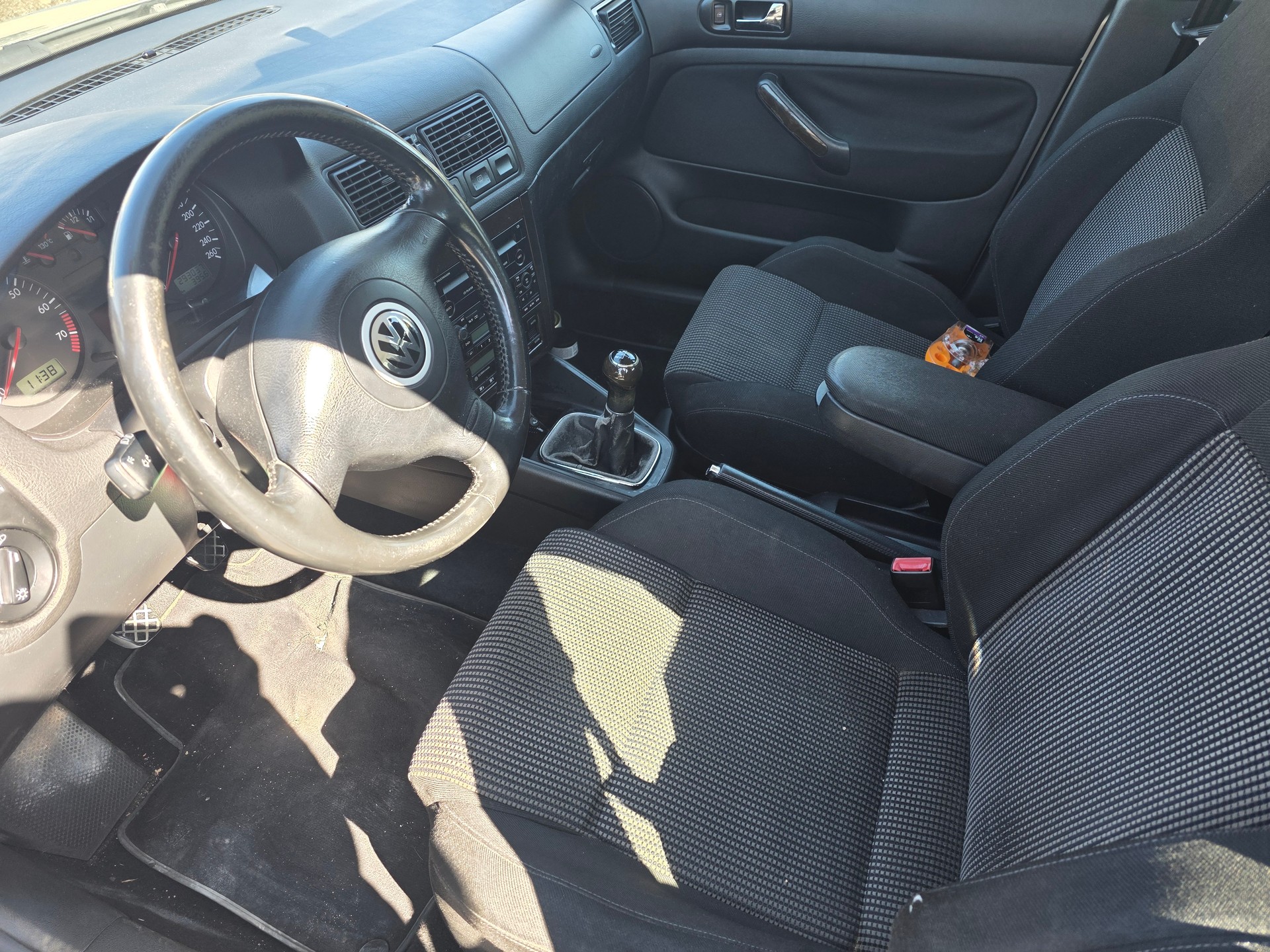 VW Golf 1.8 T GTI-image-7