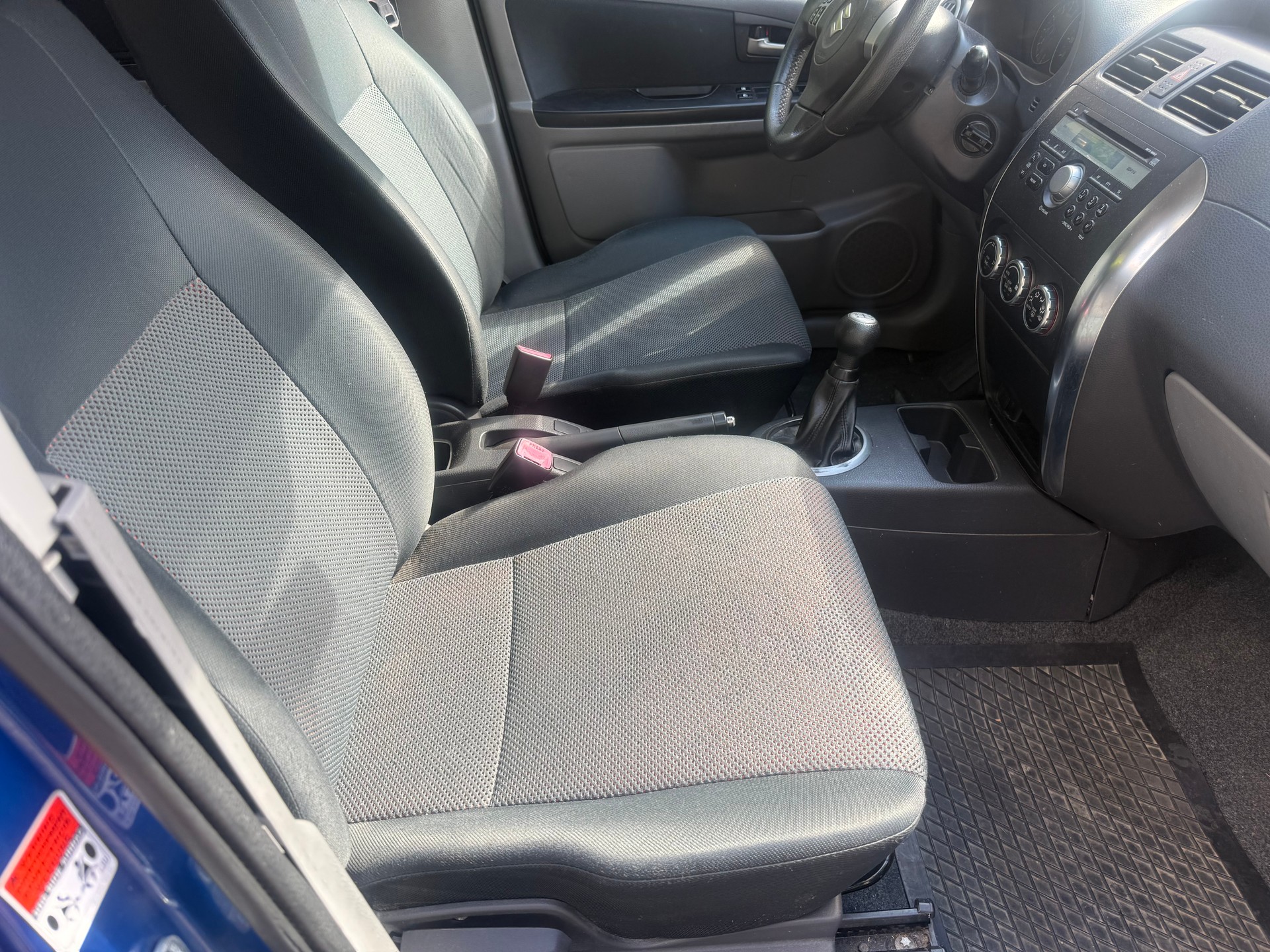 MAZDA 6 2.2 D 16V Ambition Automatic-image-7