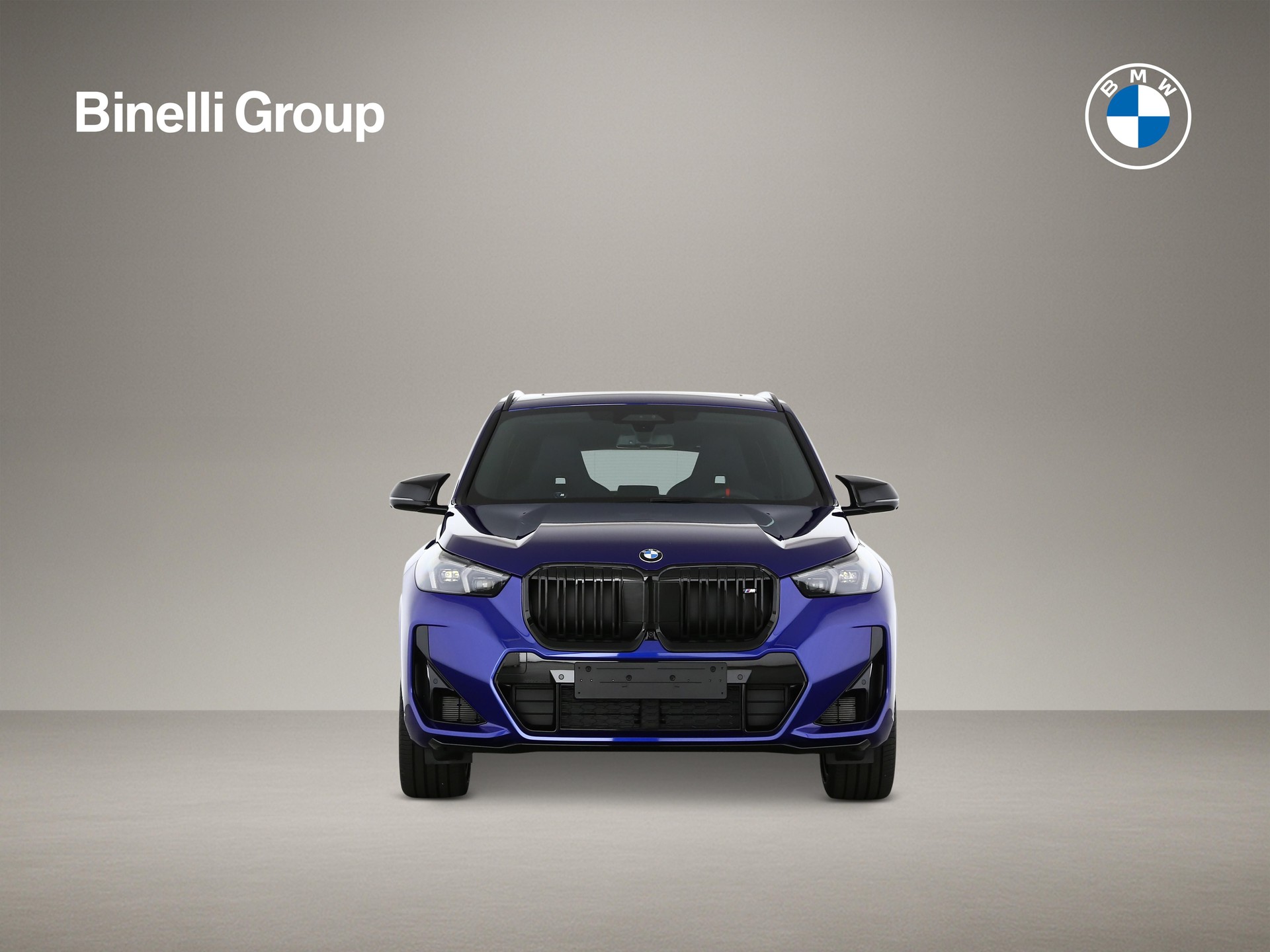BMW X1 M35i-showroom-element-2