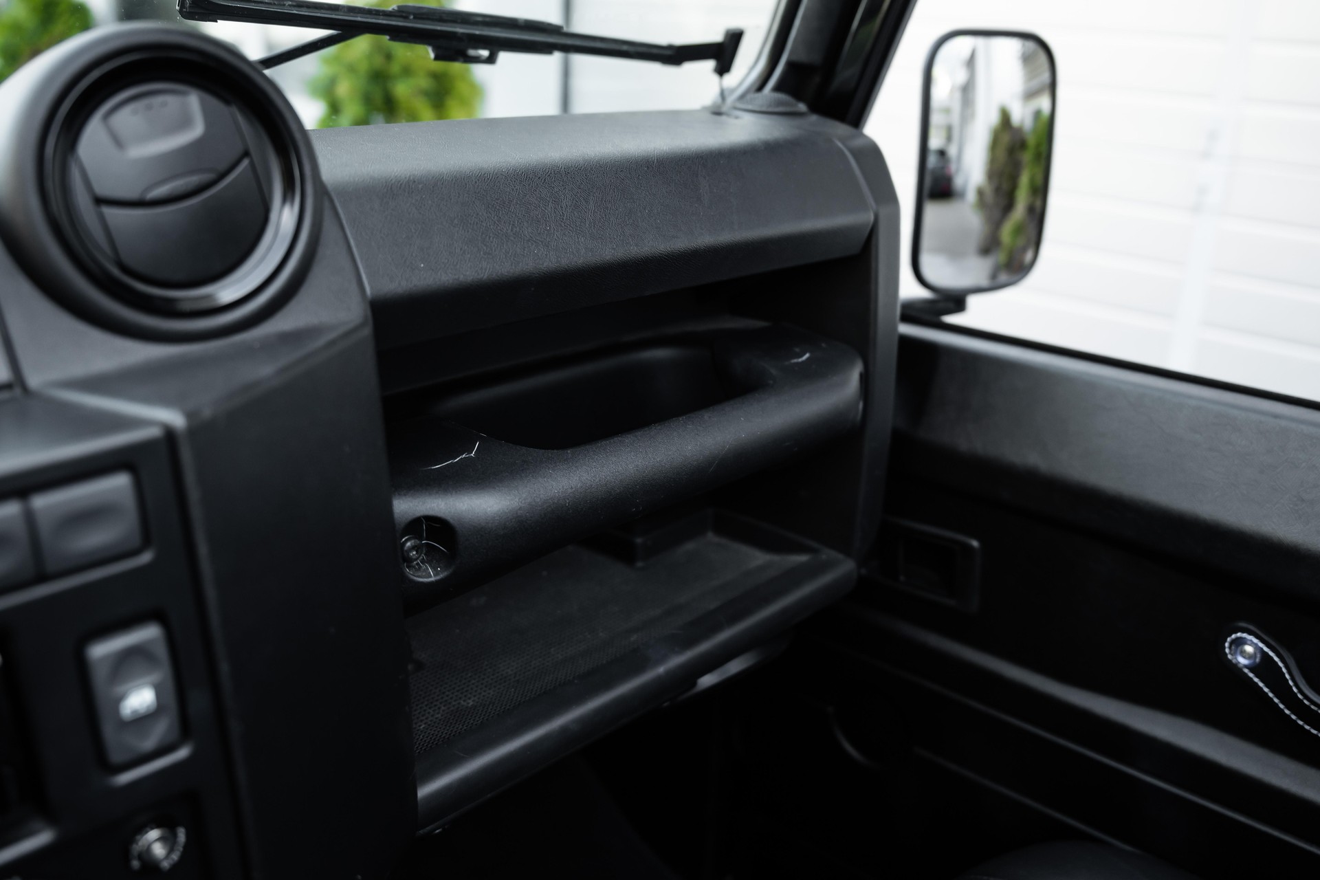 LAND ROVER Defender 90 2.4 Tdi ST-image-17