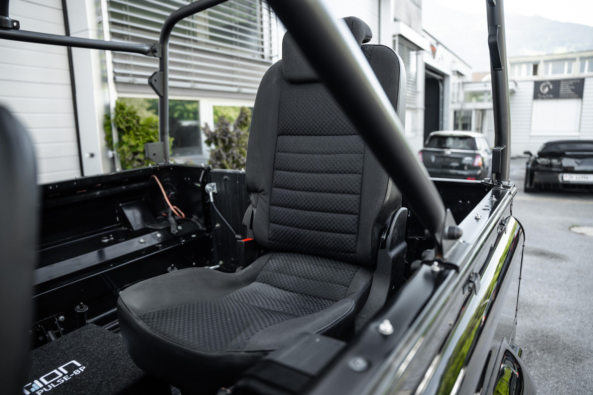 LAND ROVER Defender 90 2.4 Tdi ST-image-10