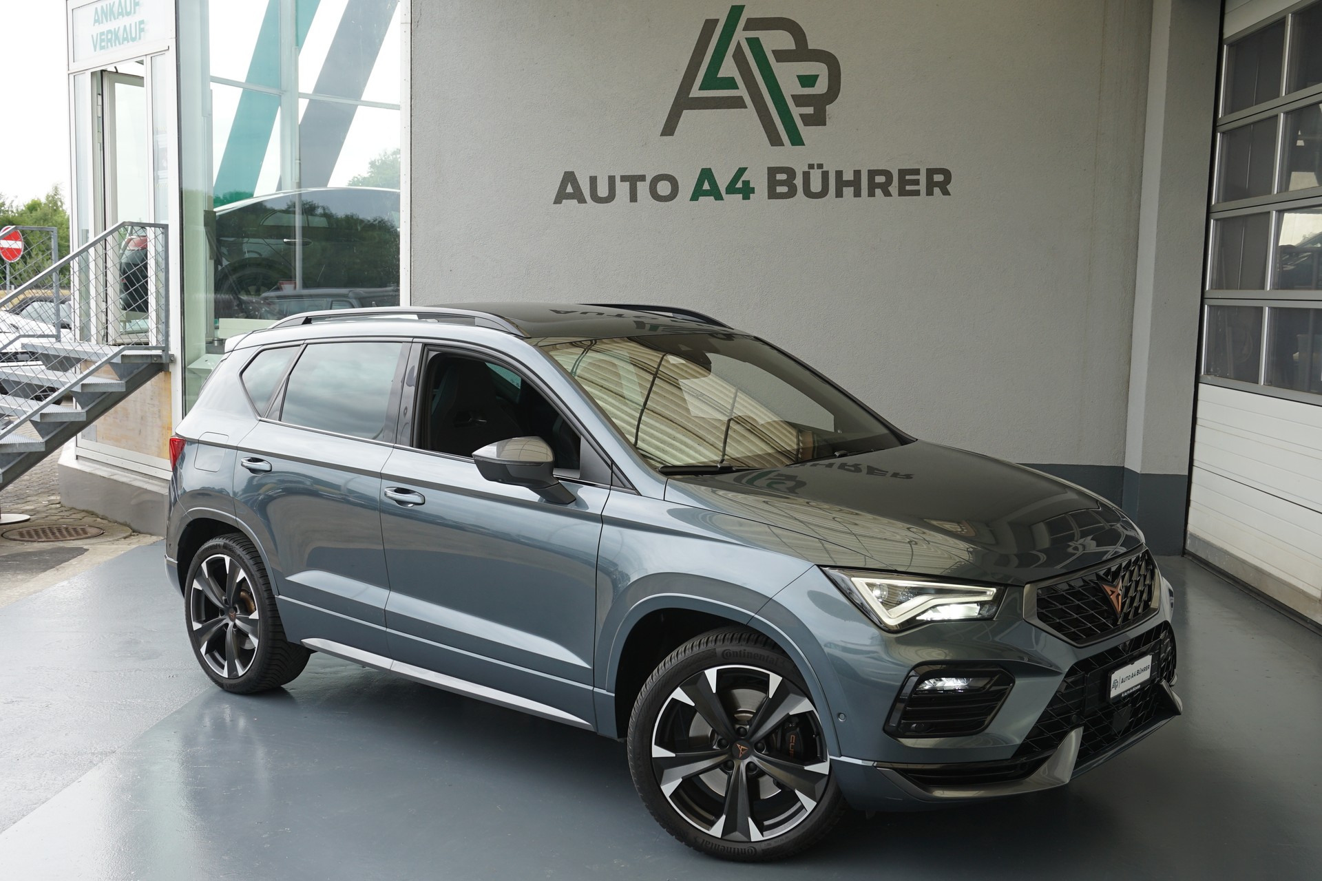CUPRA Ateca 2.0TSI 4Drive 300PS mit AHK für 2,1t.!!-showroom-element-1