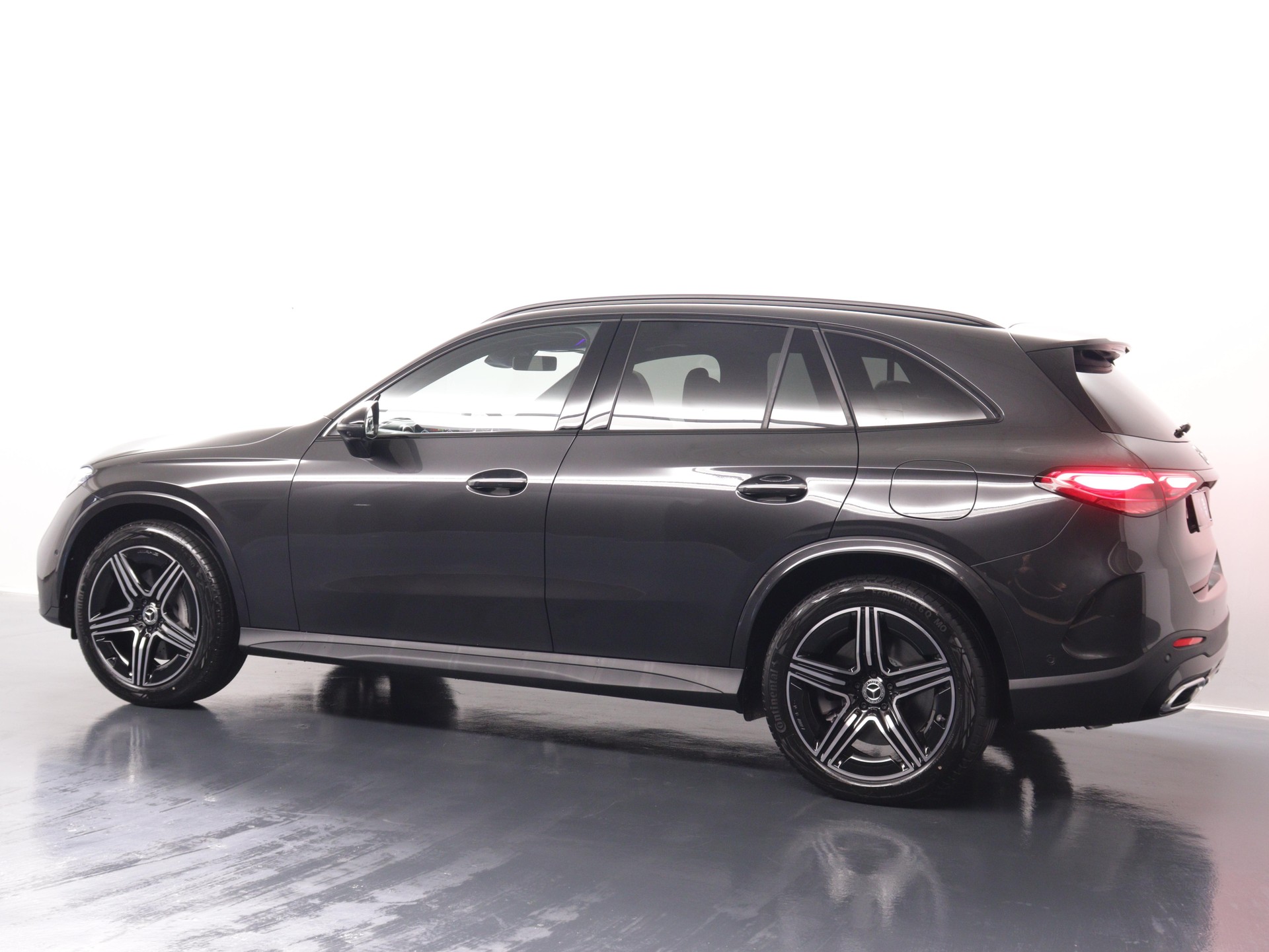 MERCEDES-BENZ GLC 220 d AMG Line 4matic-showroom-element-3