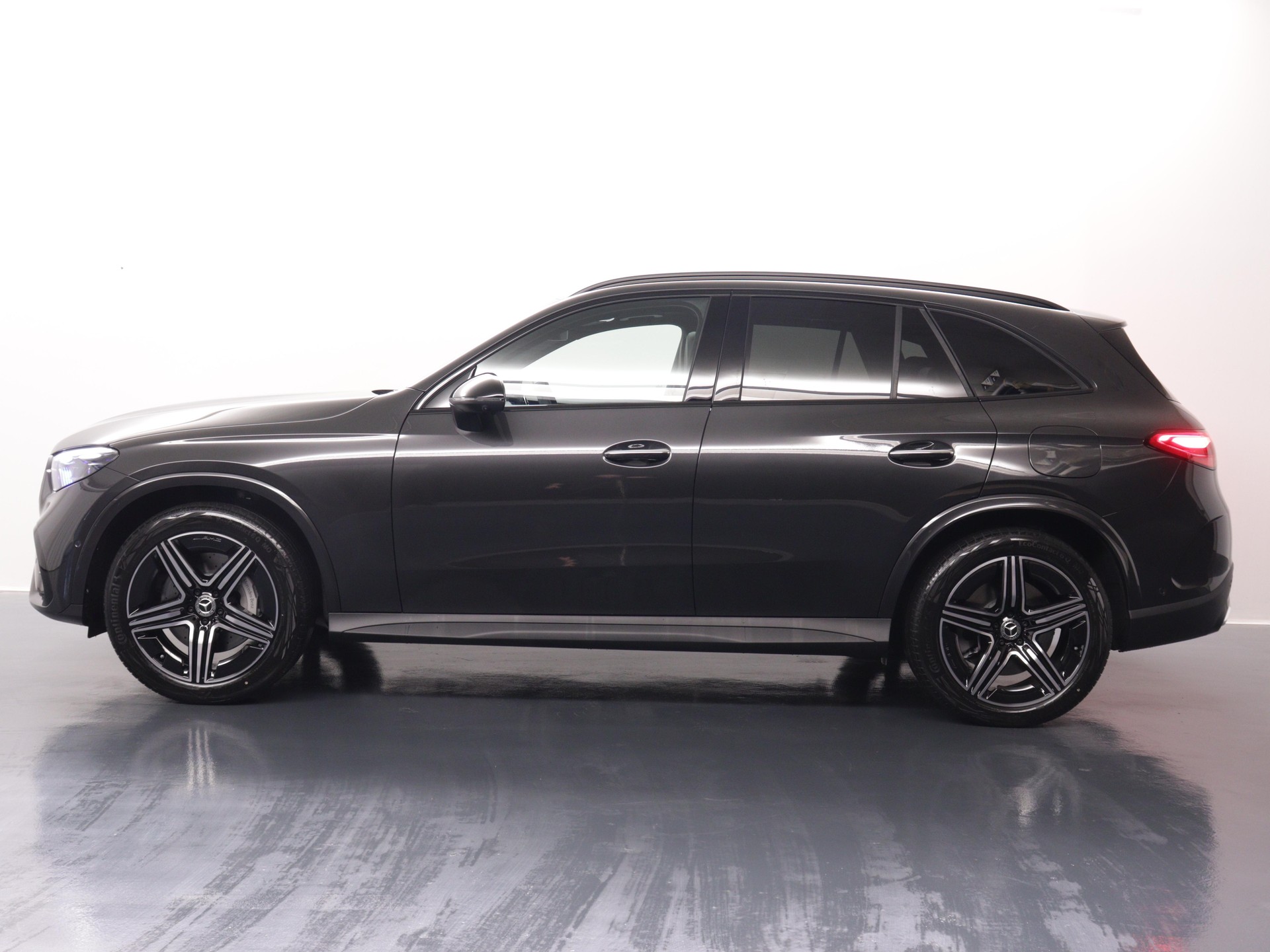 MERCEDES-BENZ GLC 220 d AMG Line 4matic-showroom-element-2