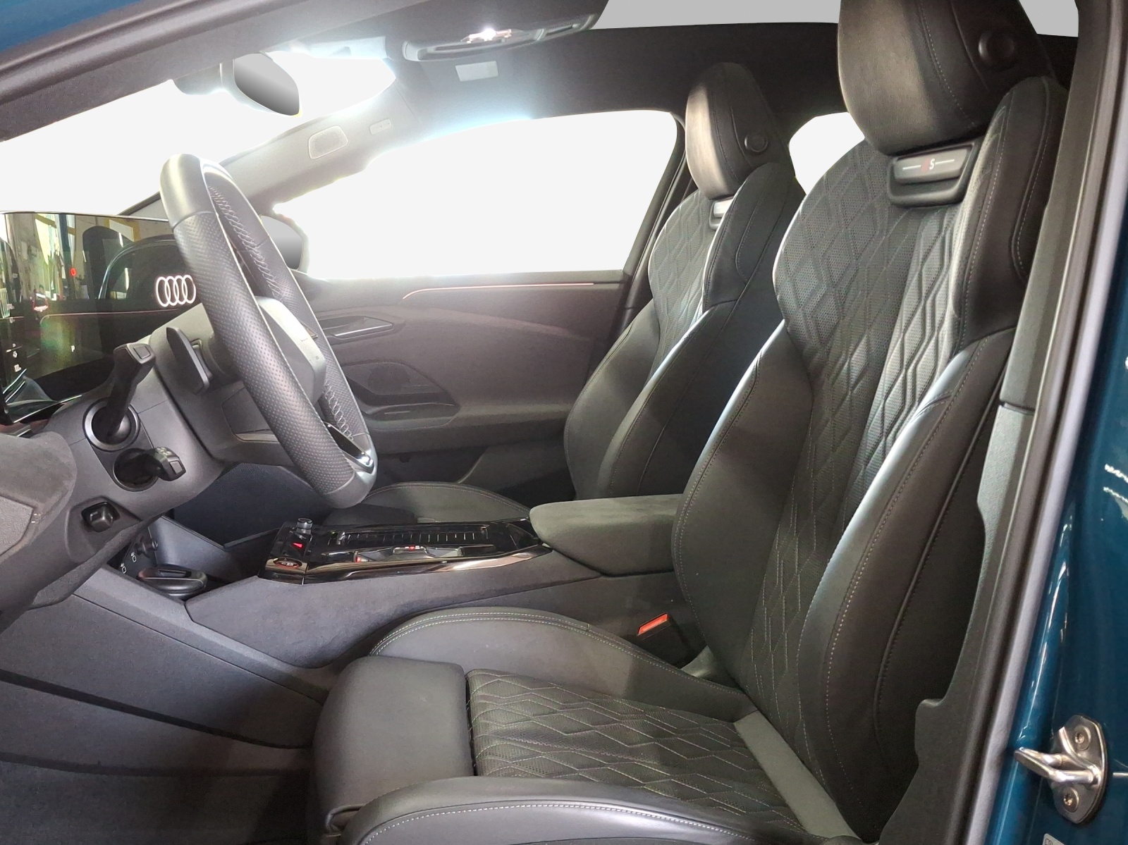 AUDI S6 Avant e-tron quattro-image-7