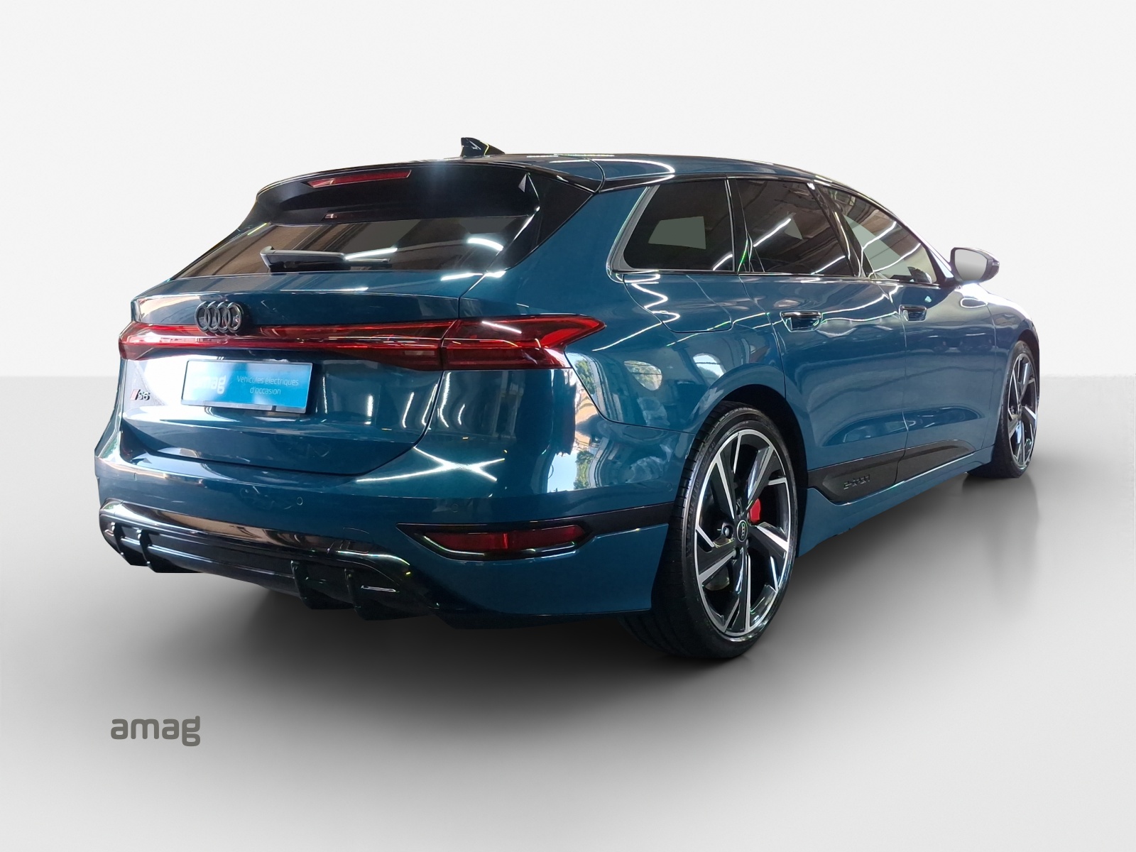 AUDI S6 Avant e-tron quattro-image-4