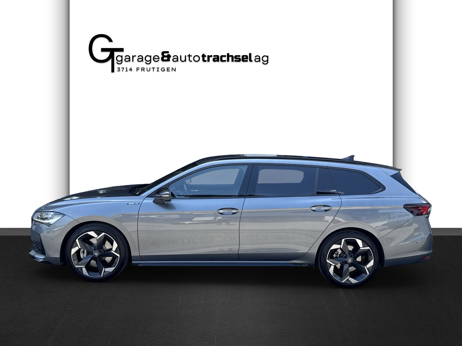 SKODA Superb Combi 2.0 TSI Sportline 4x4 DSG-showroom-element-1