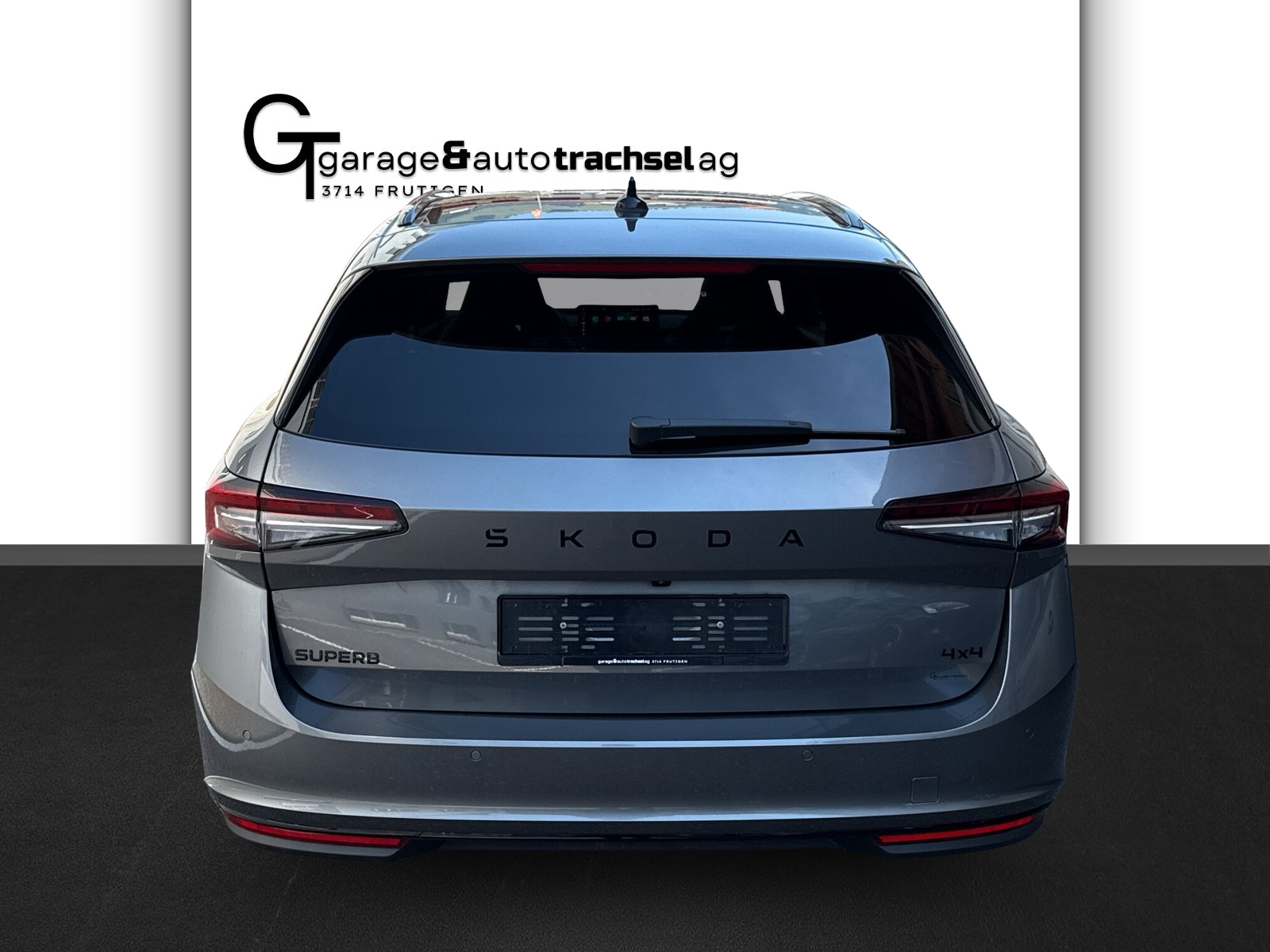 SKODA Superb Combi 2.0 TSI Sportline 4x4 DSG-showroom-element-3
