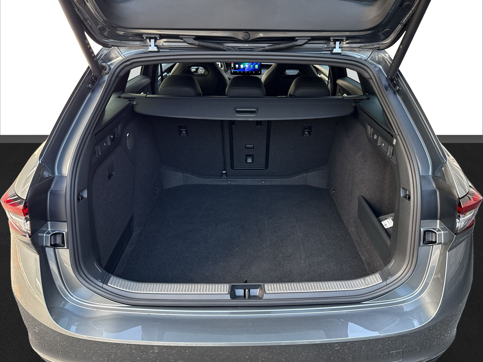 SKODA Superb Combi 2.0 TSI Sportline 4x4 DSG-image-17