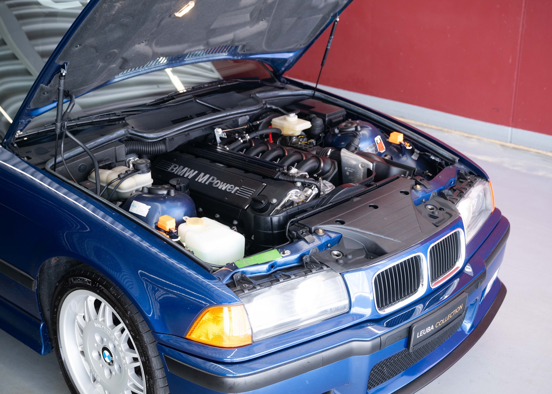 BMW M3 Coupé (1st hand Swiss car, certified very low mileage, 100% original, 1st paint, BMW service history, mint condition)-image-15