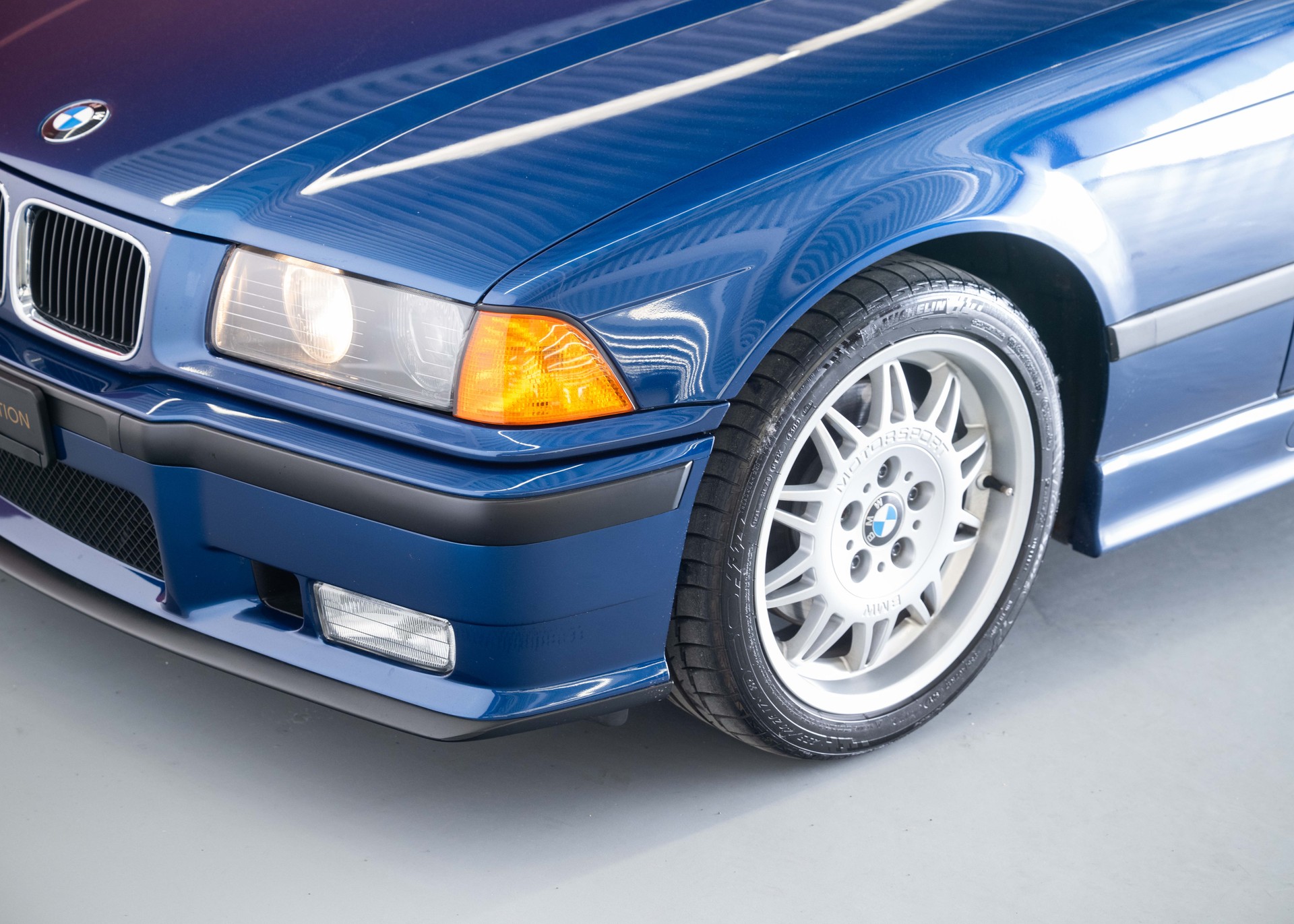 BMW M3 Coupé (1st hand Swiss car, certified very low mileage, 100% original, 1st paint, BMW service history, mint condition)-image-13