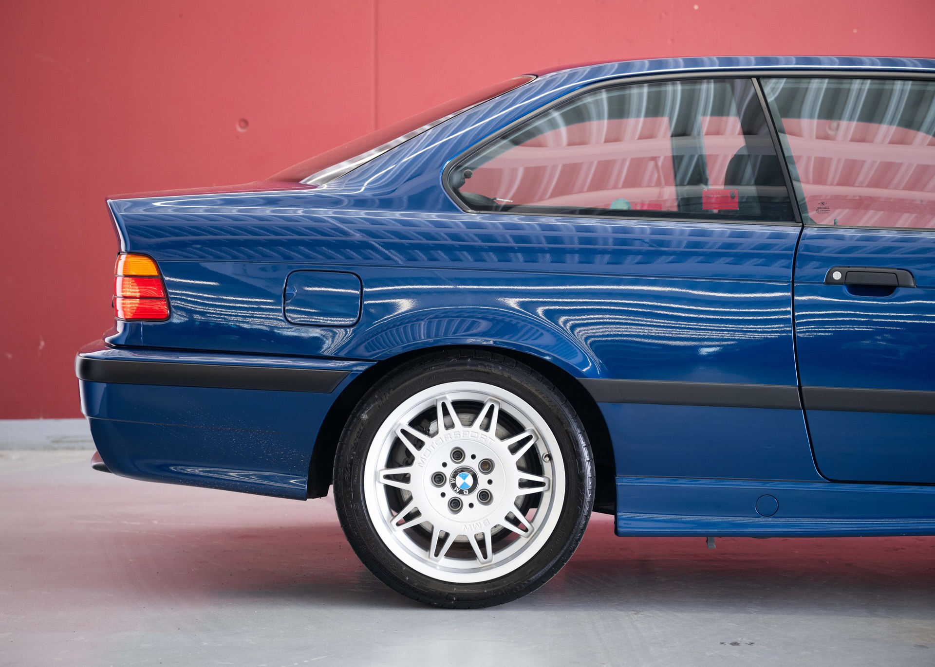 BMW M3 Coupé (1st hand Swiss car, certified very low mileage, 100% original, 1st paint, BMW service history, mint condition)-image-7