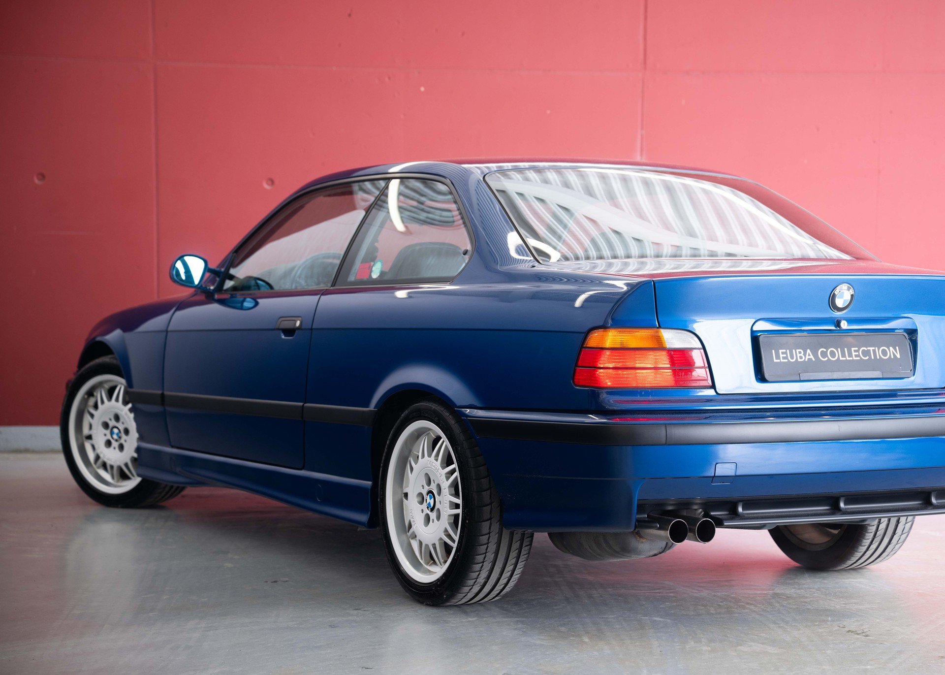 BMW M3 Coupé (1st hand Swiss car, certified very low mileage, 100% original, 1st paint, BMW service history, mint condition)-image-10