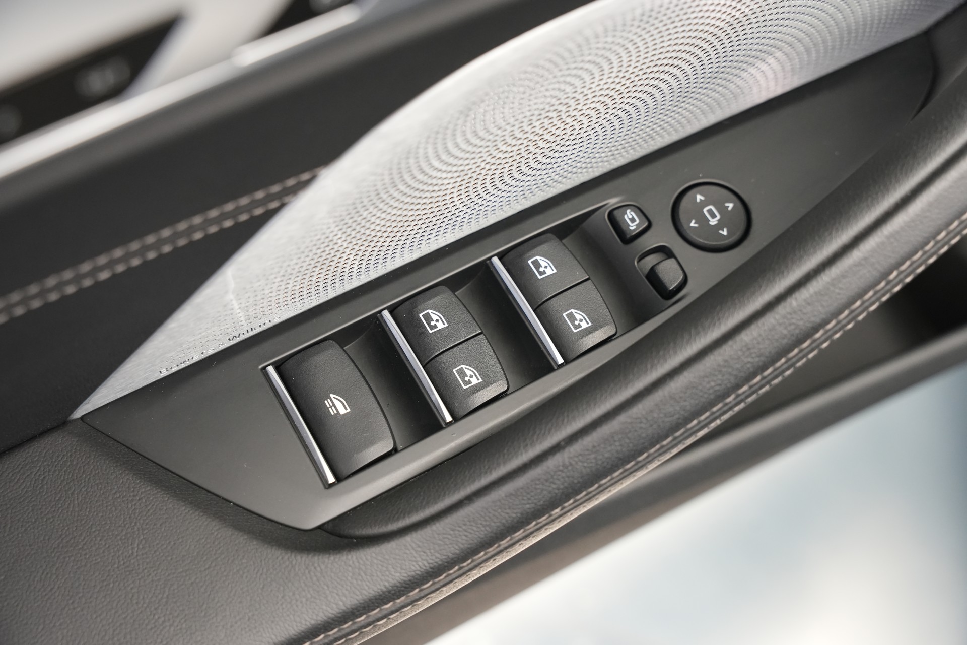 BMW M850i xDrive Steptronic Cabriolet *CH-Fahrzeug* *Dravitgrau* *B&W*-image-21
