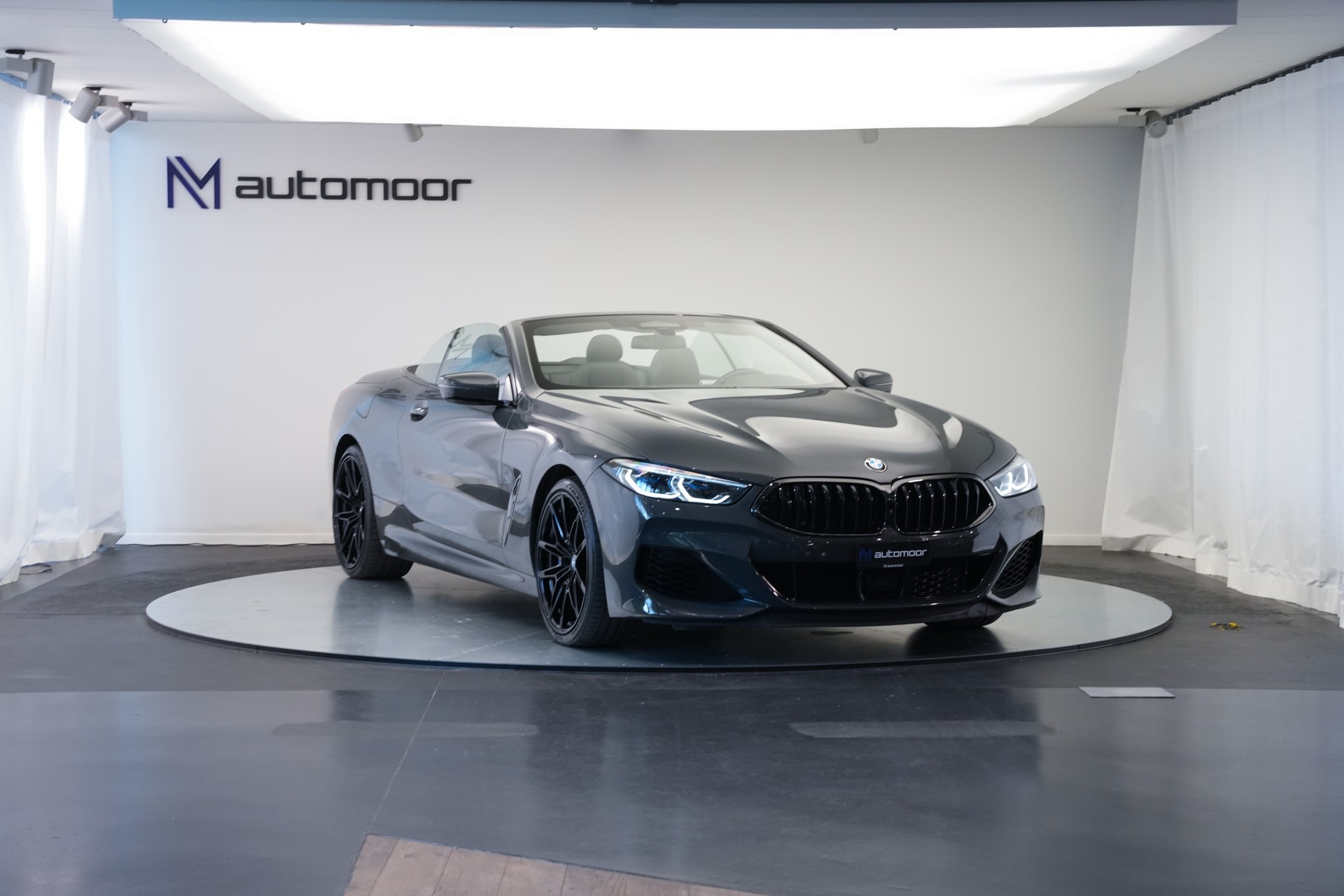 BMW M850i xDrive Steptronic Cabriolet *CH-Fahrzeug* *Dravitgrau* *B&W*-showroom-element-2
