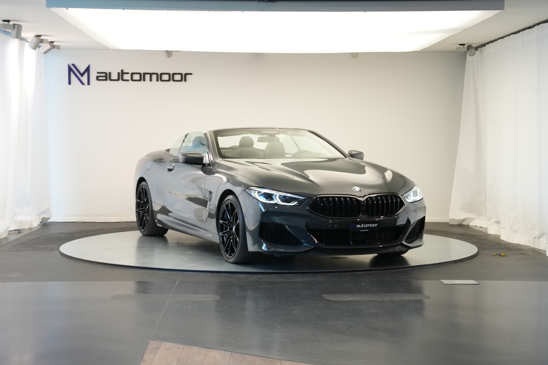 BMW M850i xDrive Steptronic Cabriolet *CH-Fahrzeug* *Dravitgrau* *B&W*-showroom-element-2