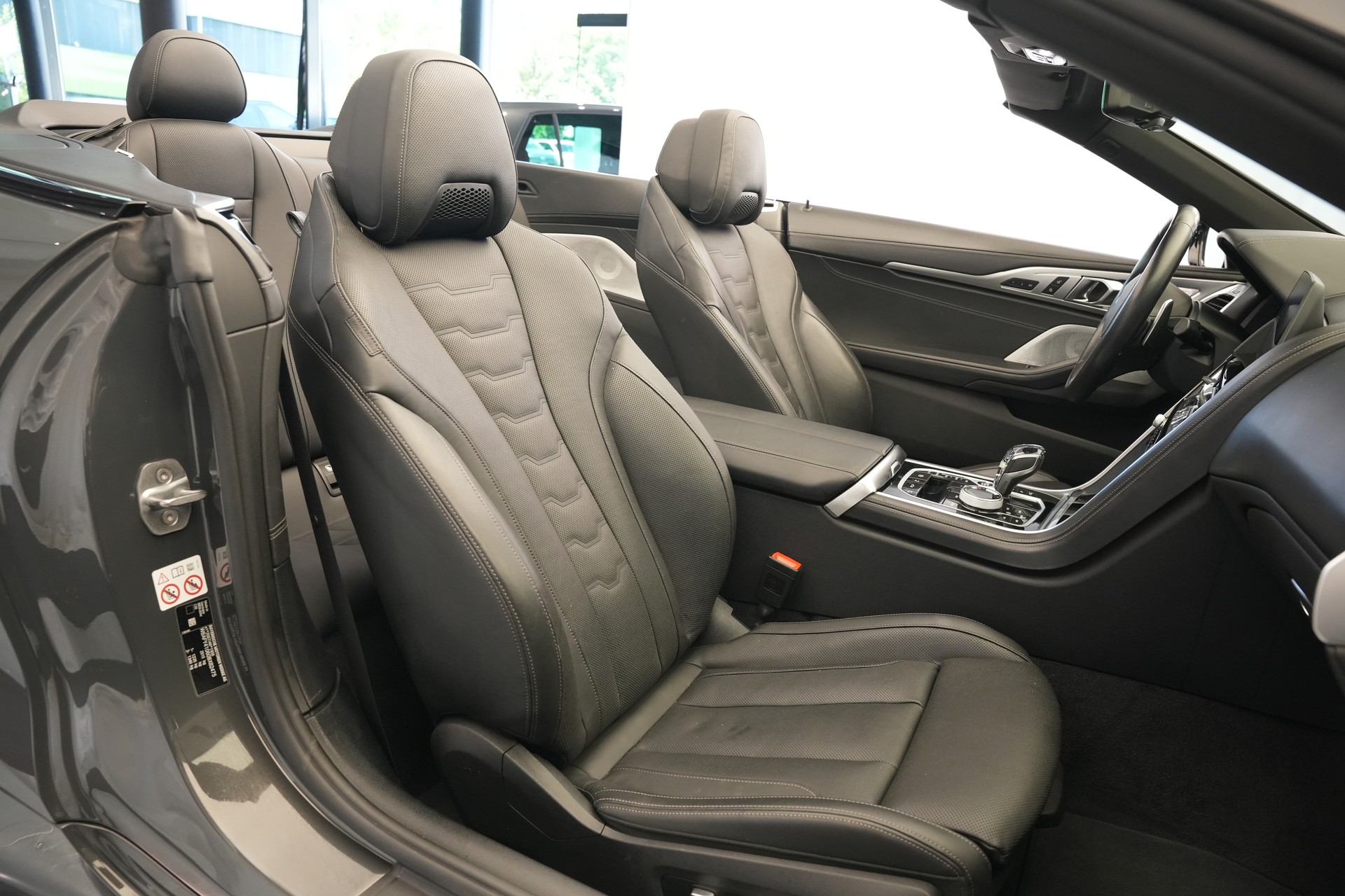 BMW M850i xDrive Steptronic Cabriolet *CH-Fahrzeug* *Dravitgrau* *B&W*-image-16