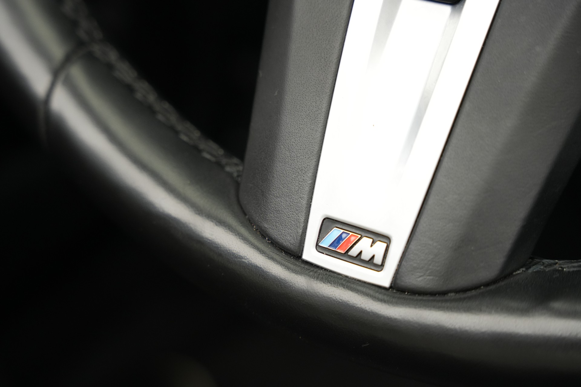 BMW M850i xDrive Steptronic Cabriolet *CH-Fahrzeug* *Dravitgrau* *B&W*-image-24