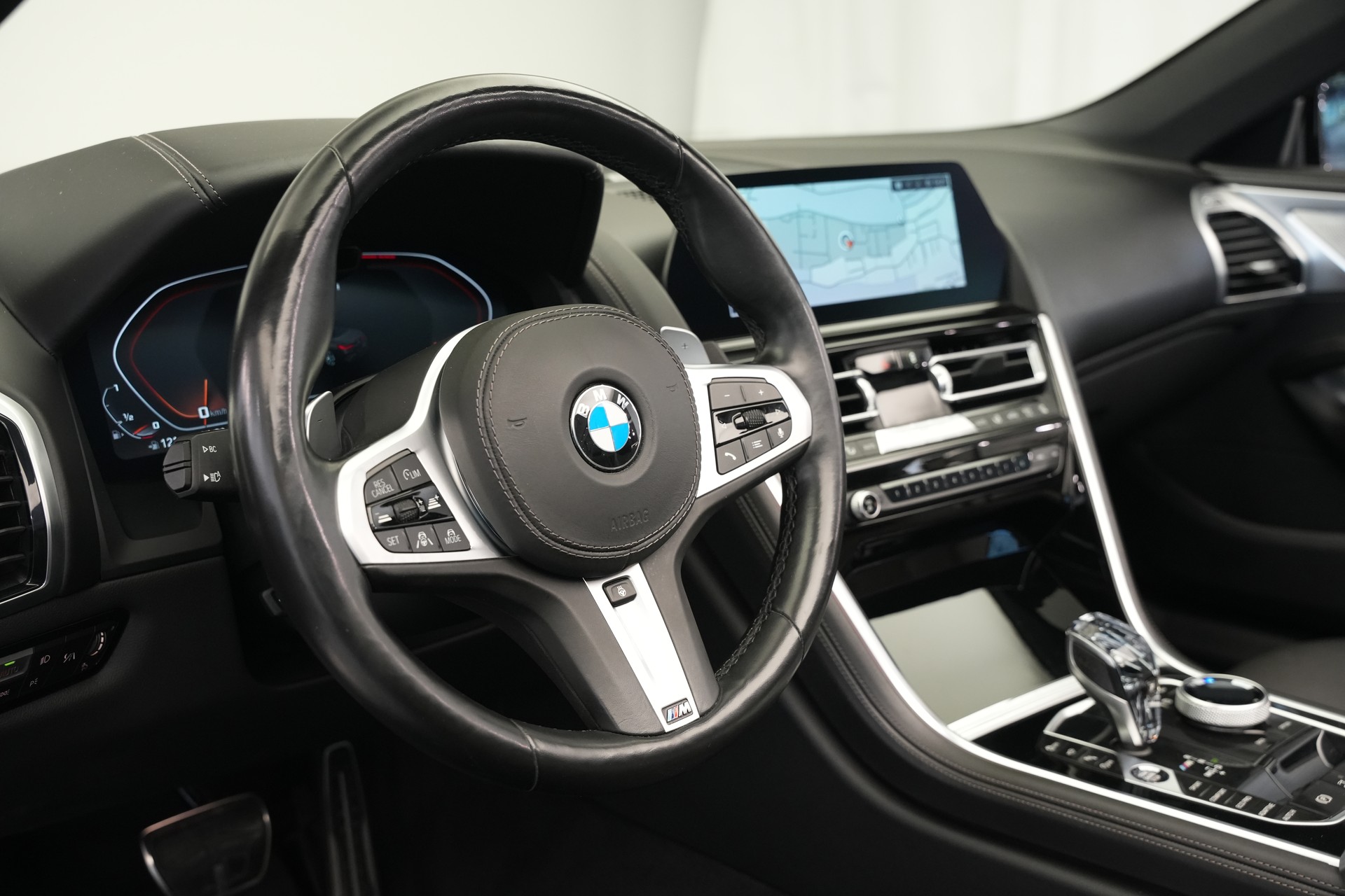 BMW M850i xDrive Steptronic Cabriolet *CH-Fahrzeug* *Dravitgrau* *B&W*-image-25